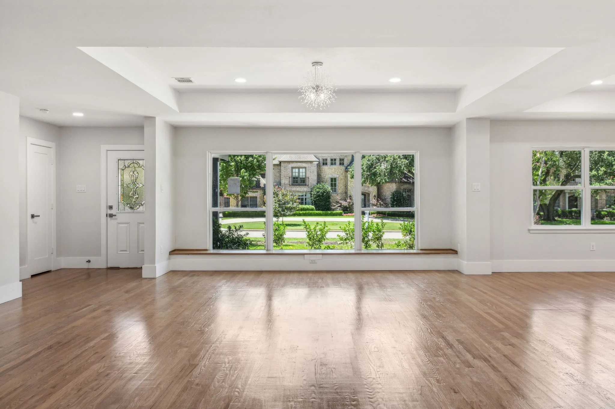 Single Family Residence For Rent in Dallas County , 5917 Waggoner Drive, Dallas, Texas 75230, 3 Bedroom, 3 Bathroom, 2 Garage spaces, 2,950 Sqft, built in 1950, mls#21382946, Real Estate Agent in Dallas, Homes For Rent in Dallas county, Homes For Rent in Dallas, Realtor in Dallas Texas, Real Estate Brokerage Independent Realty Texas, Luminita Cordes Realtor