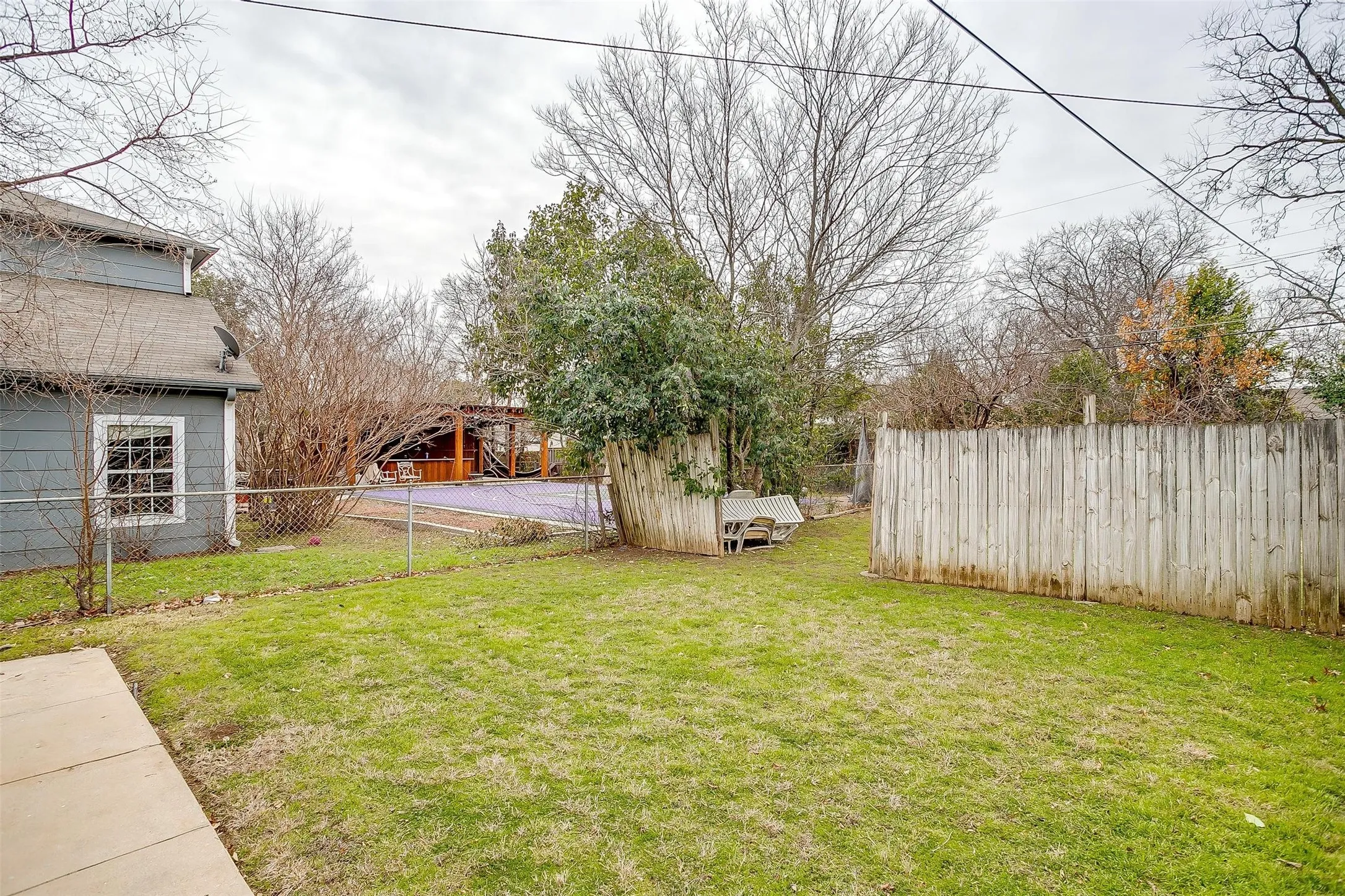 Duplex For Rent in Tarrant County , 3541 S Hills Avenue, Fort Worth, Texas 76109, 2 Bedroom, 1 Bathroom, Garage spaces, 963 Sqft, built in 1948, mls#21378955, Real Estate Agent in Fort Worth, Homes For Rent in Tarrant county, Homes For Rent in Fort Worth, Realtor in Fort Worth Texas, Real Estate Brokerage Independent Realty Texas, Luminita Cordes Realtor