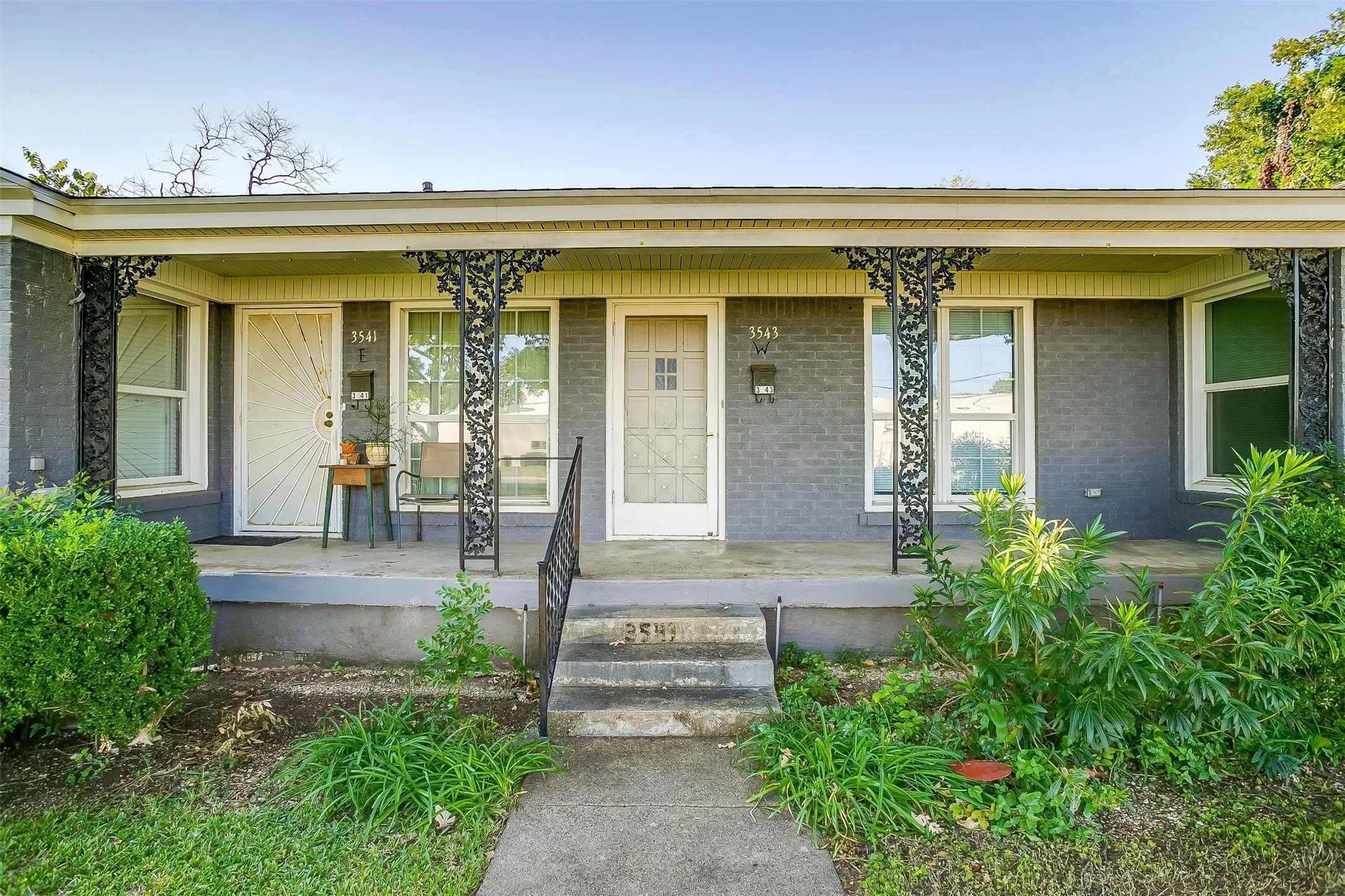 Duplex For Rent in Tarrant County , 3541 S Hills Avenue, Fort Worth, Texas 76109, 2 Bedroom, 1 Bathroom, Garage spaces, 963 Sqft, built in 1948, mls#21378955, Real Estate Agent in Fort Worth, Homes For Rent in Tarrant county, Homes For Rent in Fort Worth, Realtor in Fort Worth Texas, Real Estate Brokerage Independent Realty Texas, Luminita Cordes Realtor