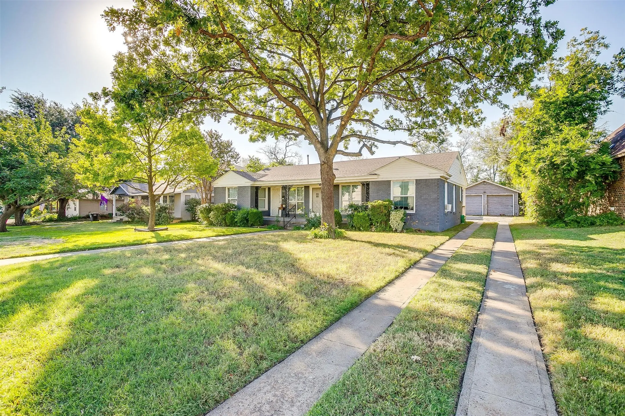 Duplex For Rent in Tarrant County , 3541 S Hills Avenue, Fort Worth, Texas 76109, 2 Bedroom, 1 Bathroom, Garage spaces, 963 Sqft, built in 1948, mls#21378955, Real Estate Agent in Fort Worth, Homes For Rent in Tarrant county, Homes For Rent in Fort Worth, Realtor in Fort Worth Texas, Real Estate Brokerage Independent Realty Texas, Luminita Cordes Realtor