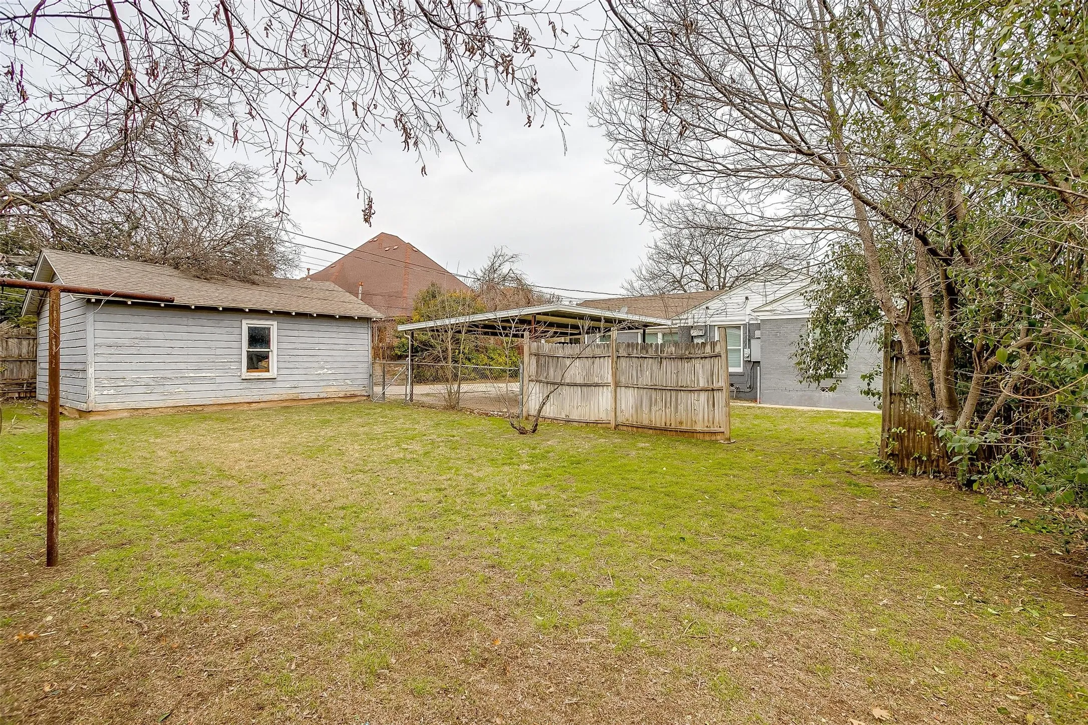 Duplex For Rent in Tarrant County , 3541 S Hills Avenue, Fort Worth, Texas 76109, 2 Bedroom, 1 Bathroom, Garage spaces, 963 Sqft, built in 1948, mls#21378955, Real Estate Agent in Fort Worth, Homes For Rent in Tarrant county, Homes For Rent in Fort Worth, Realtor in Fort Worth Texas, Real Estate Brokerage Independent Realty Texas, Luminita Cordes Realtor