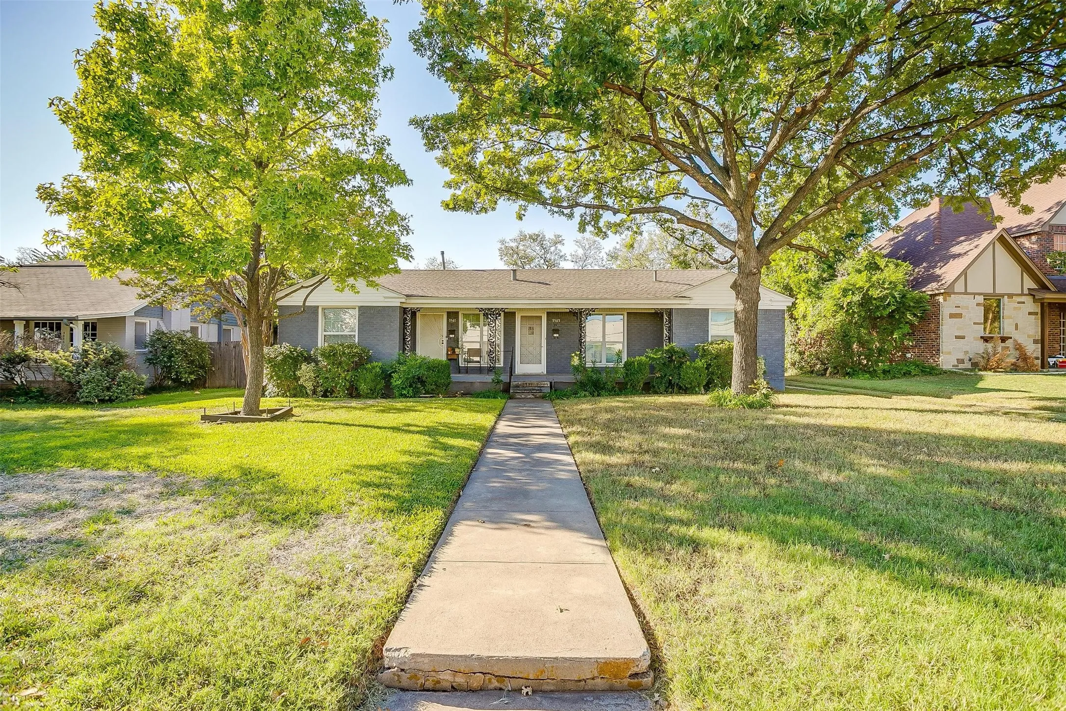 Duplex For Rent in Tarrant County , 3541 S Hills Avenue, Fort Worth, Texas 76109, 2 Bedroom, 1 Bathroom, Garage spaces, 963 Sqft, built in 1948, mls#21378955, Real Estate Agent in Fort Worth, Homes For Rent in Tarrant county, Homes For Rent in Fort Worth, Realtor in Fort Worth Texas, Real Estate Brokerage Independent Realty Texas, Luminita Cordes Realtor