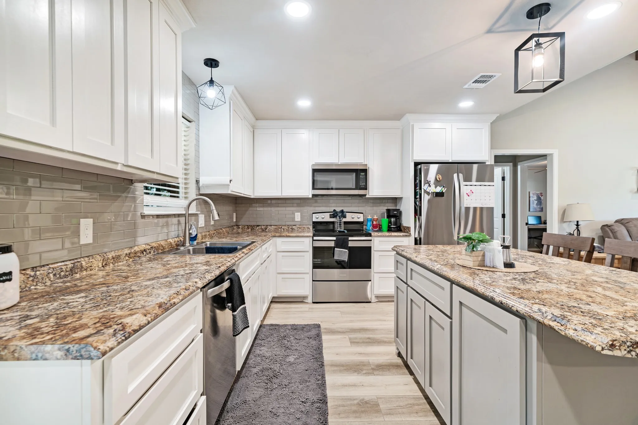 Single Family Residence For Sale in Lamar County , 650 FENDLEY, Blossom, Texas 75416, 3 Bedroom, 2 Bathroom, 1 Garage spaces, 1,440 Sqft, built in 2023, mls#21380944, Real Estate Agent in Blossom, Homes For Sale in Lamar county, Homes For Sale in Blossom, Realtor in Blossom Texas, Real Estate Brokerage Independent Realty Texas, Luminita Cordes Realtor