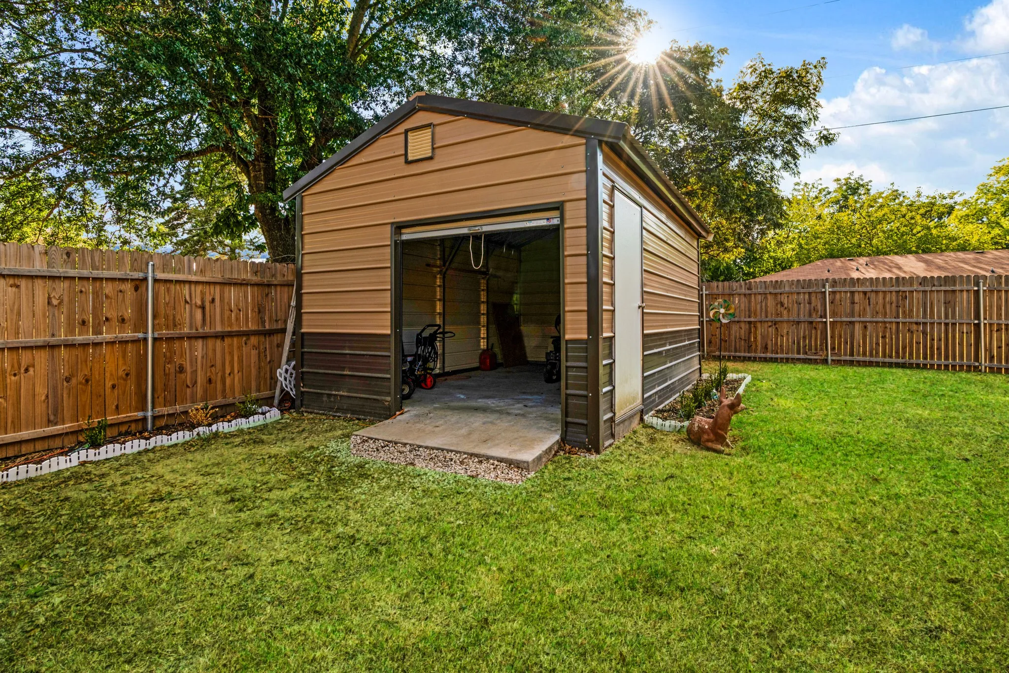 Single Family Residence For Sale in Lamar County , 650 FENDLEY, Blossom, Texas 75416, 3 Bedroom, 2 Bathroom, 1 Garage spaces, 1,440 Sqft, built in 2023, mls#21380944, Real Estate Agent in Blossom, Homes For Sale in Lamar county, Homes For Sale in Blossom, Realtor in Blossom Texas, Real Estate Brokerage Independent Realty Texas, Luminita Cordes Realtor
