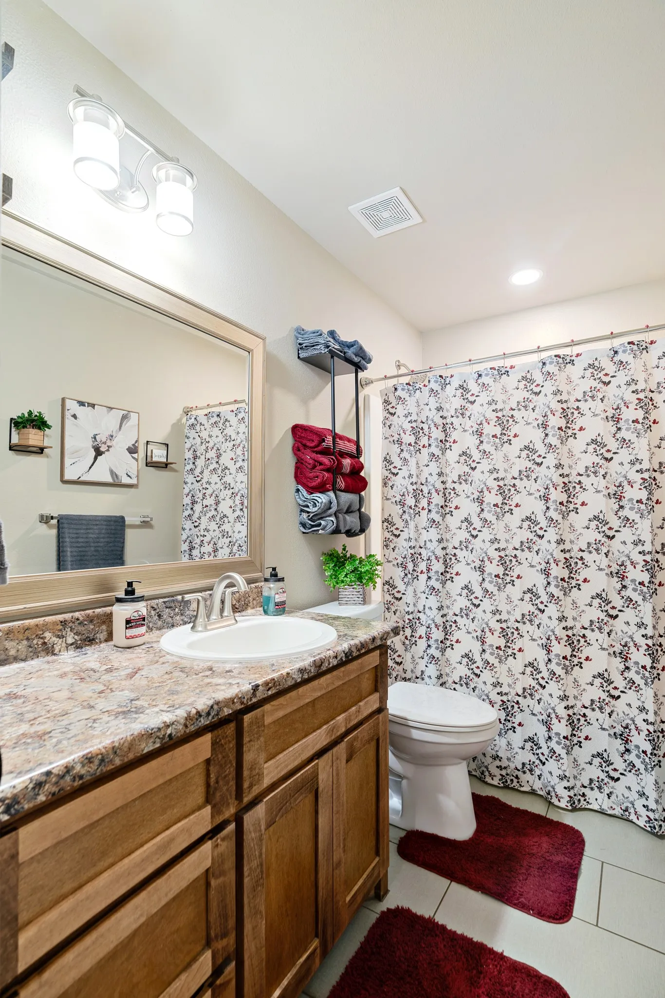 Single Family Residence For Sale in Lamar County , 650 FENDLEY, Blossom, Texas 75416, 3 Bedroom, 2 Bathroom, 1 Garage spaces, 1,440 Sqft, built in 2023, mls#21380944, Real Estate Agent in Blossom, Homes For Sale in Lamar county, Homes For Sale in Blossom, Realtor in Blossom Texas, Real Estate Brokerage Independent Realty Texas, Luminita Cordes Realtor