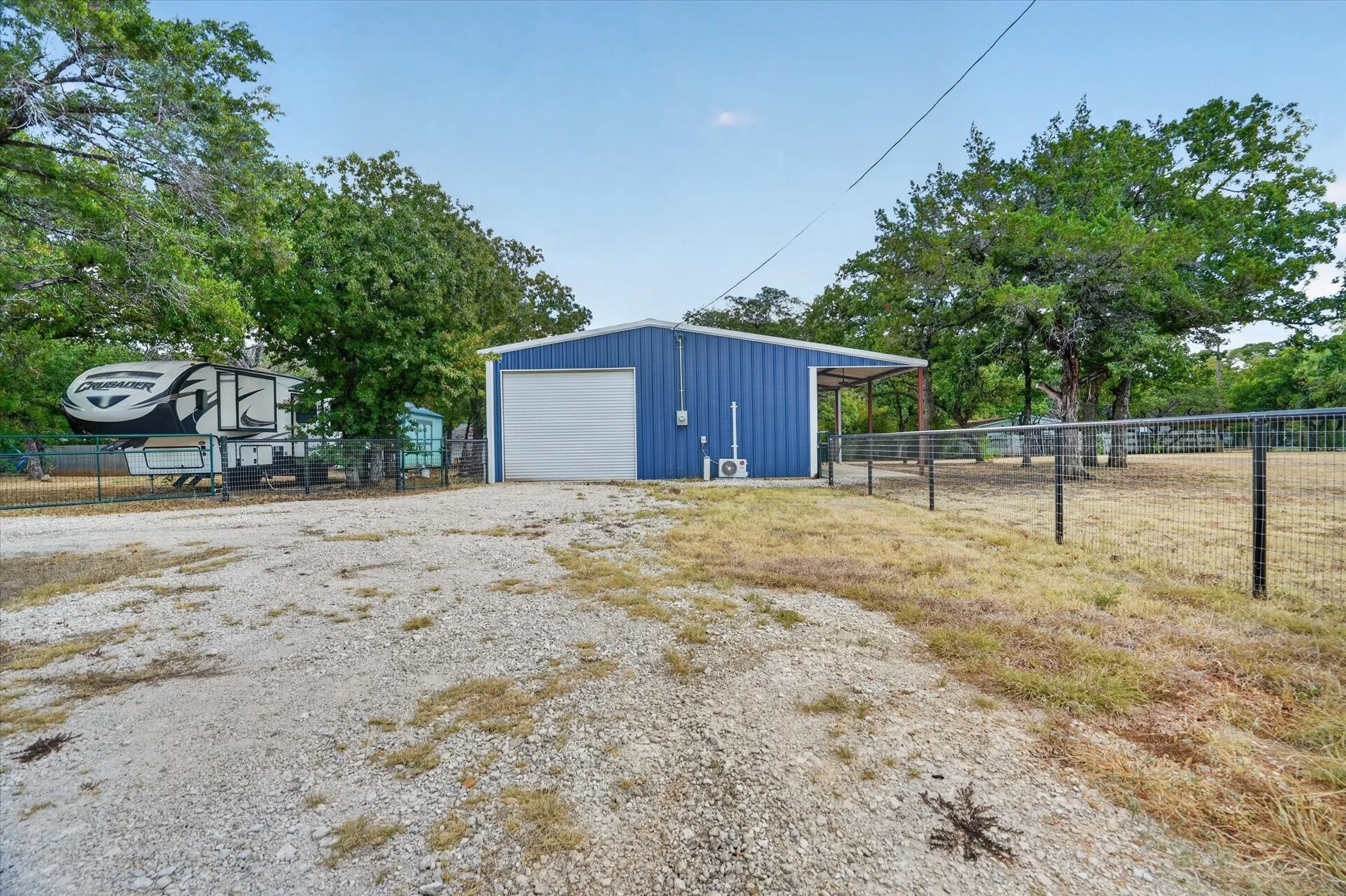Single Family Residence For Sale in Hill County , 237 Live Oak Loop, Whitney, Texas 76692, 1 Bedroom, 1 Bathroom, Garage spaces, 450 Sqft, built in 2021, mls#21381002, Real Estate Agent in Whitney, Homes For Sale in Hill county, Homes For Sale in Whitney, Realtor in Whitney Texas, Real Estate Brokerage Independent Realty Texas, Luminita Cordes Realtor