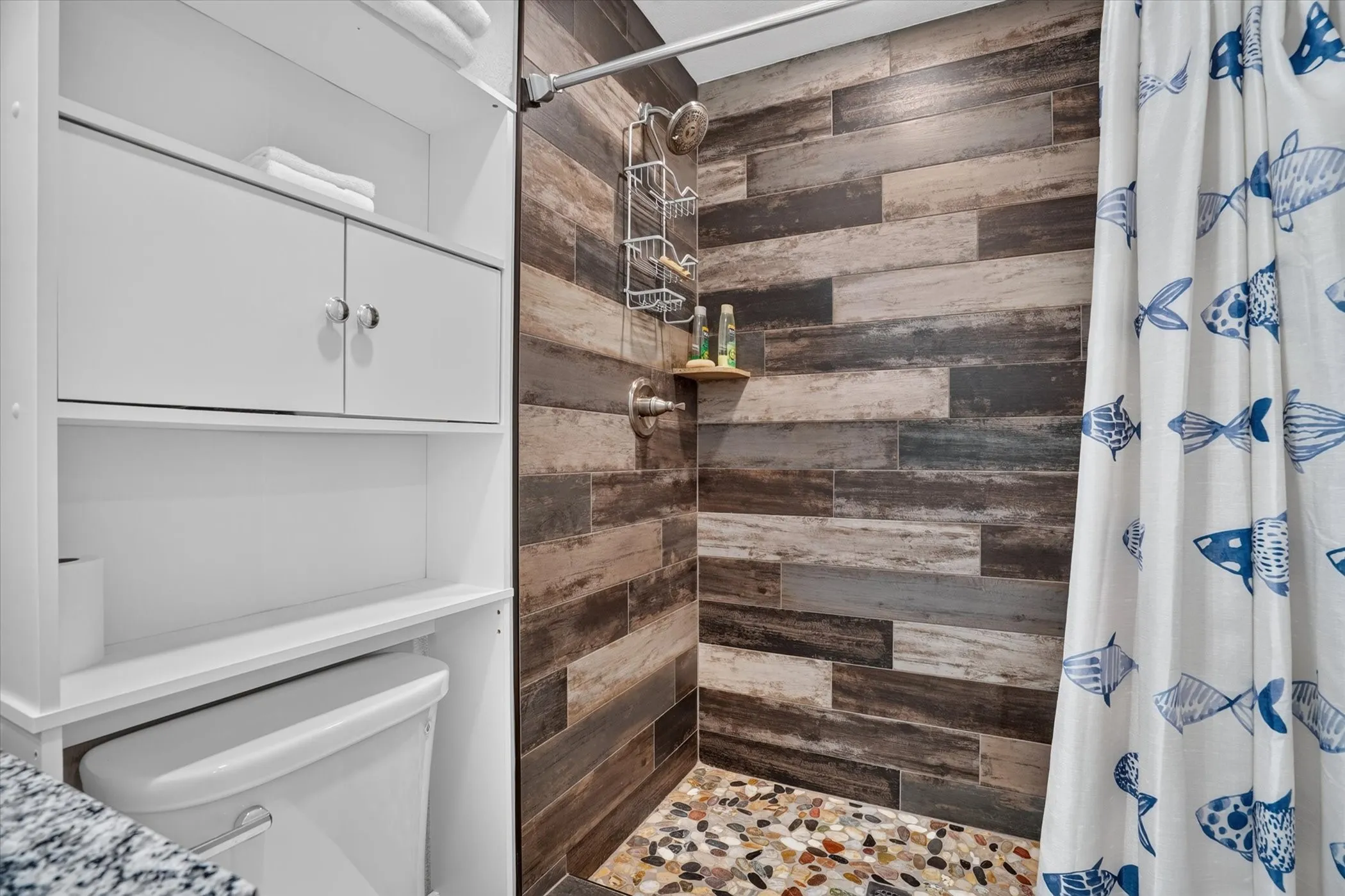Single Family Residence For Sale in Hill County , 237 Live Oak Loop, Whitney, Texas 76692, 1 Bedroom, 1 Bathroom, Garage spaces, 450 Sqft, built in 2021, mls#21381002, Real Estate Agent in Whitney, Homes For Sale in Hill county, Homes For Sale in Whitney, Realtor in Whitney Texas, Real Estate Brokerage Independent Realty Texas, Luminita Cordes Realtor