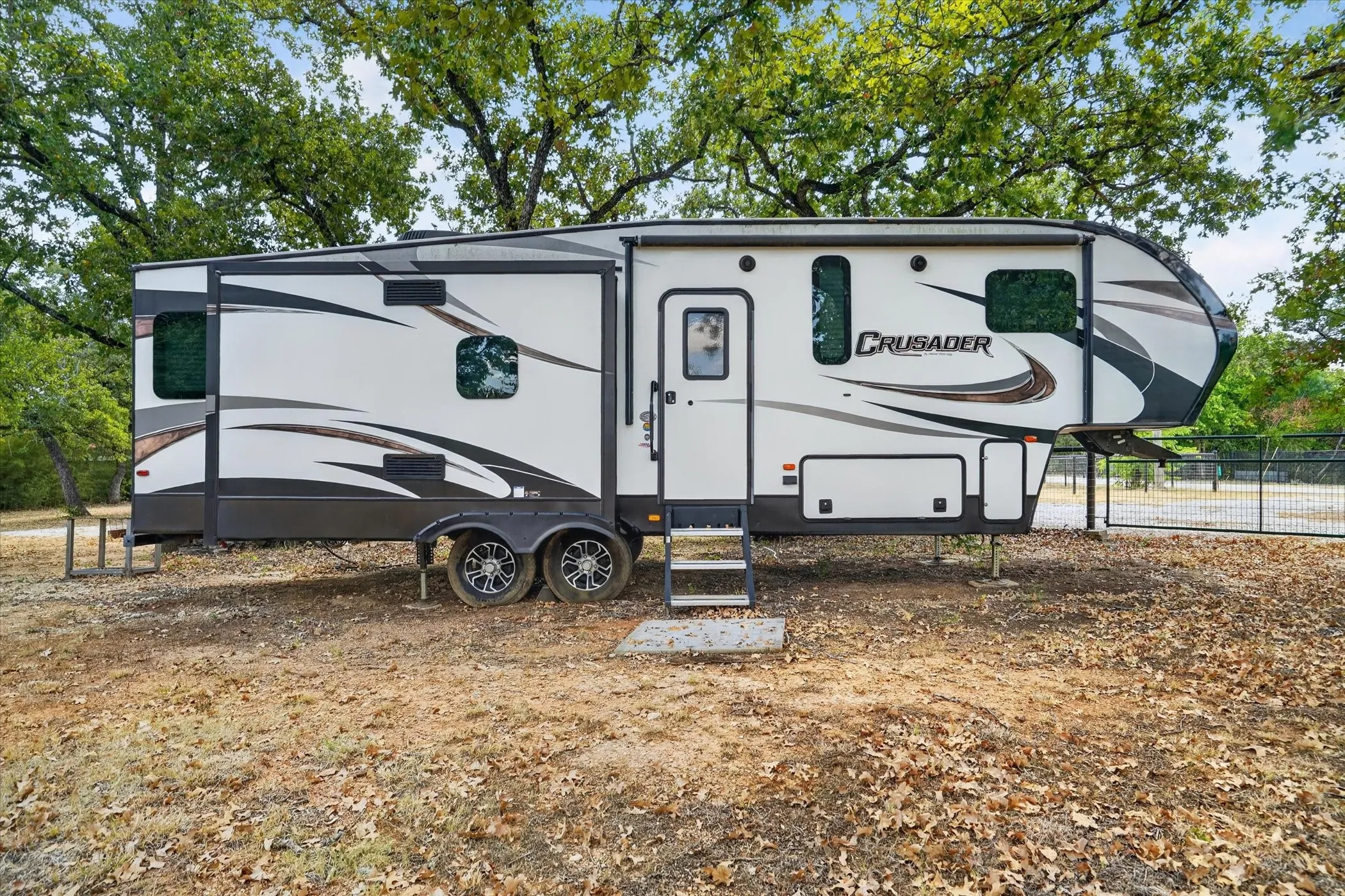 Single Family Residence For Sale in Hill County , 237 Live Oak Loop, Whitney, Texas 76692, 1 Bedroom, 1 Bathroom, Garage spaces, 450 Sqft, built in 2021, mls#21381002, Real Estate Agent in Whitney, Homes For Sale in Hill county, Homes For Sale in Whitney, Realtor in Whitney Texas, Real Estate Brokerage Independent Realty Texas, Luminita Cordes Realtor
