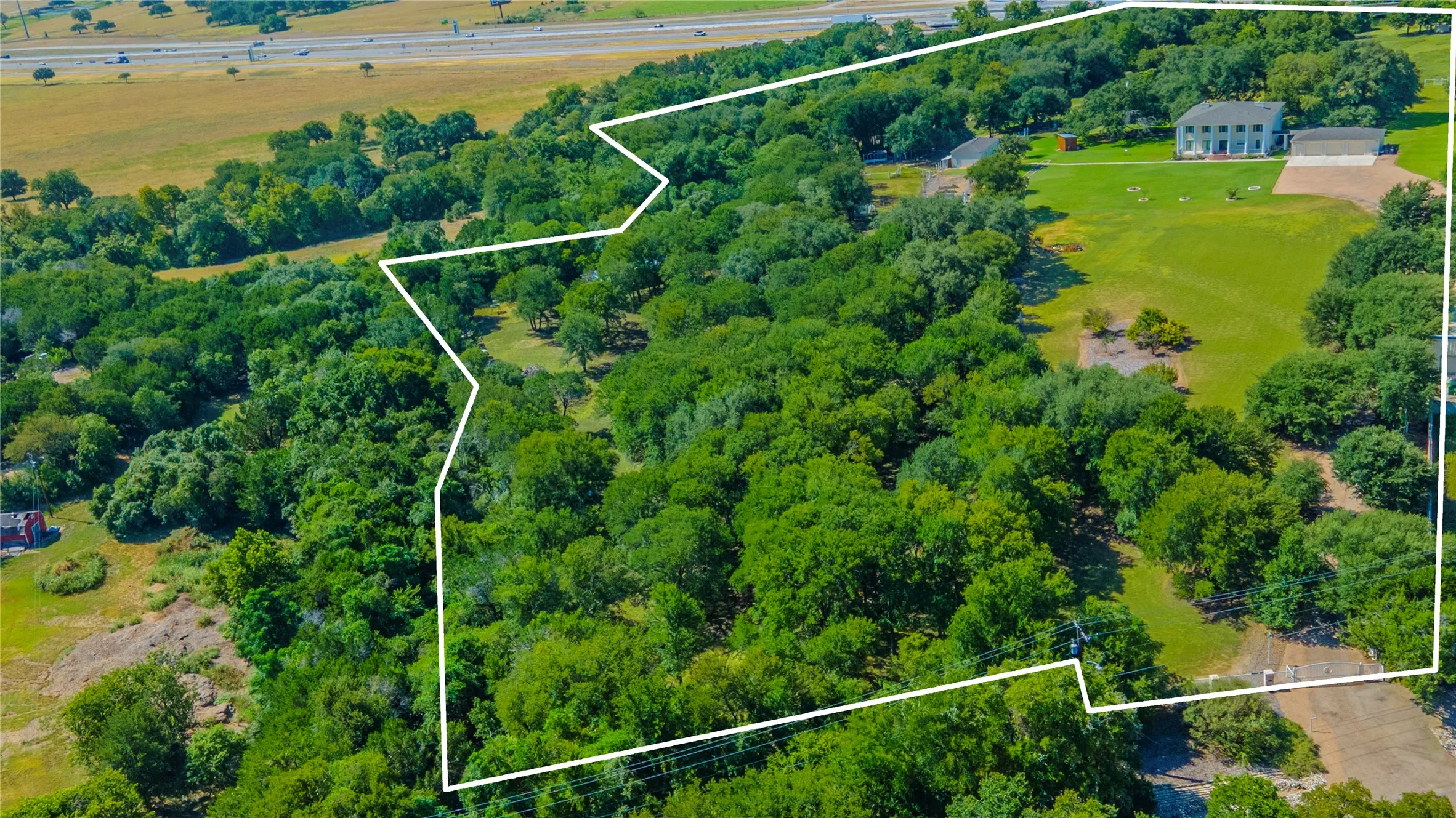 Single Family Residence For Sale in Bell County , 10299 Paddy Hamilton Road, Belton, Texas 76513, 4 Bedroom, 4 Bathroom, 3 Garage spaces, 4,134 Sqft, built in 1994, mls#21359937, Real Estate Agent in Belton, Homes For Sale in Bell county, Homes For Sale in Belton, Realtor in Belton Texas, Real Estate Brokerage Independent Realty Texas, Luminita Cordes Realtor