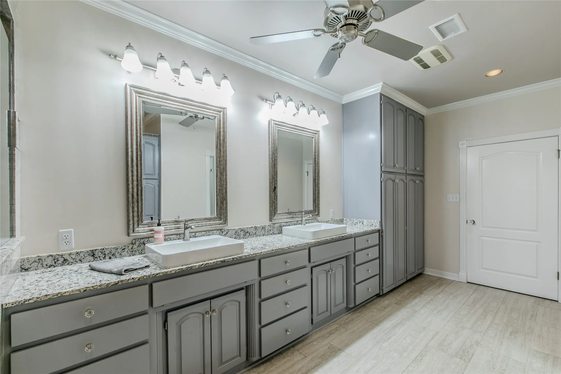 Single Family Residence For Sale in Bell County , 10299 Paddy Hamilton Road, Belton, Texas 76513, 4 Bedroom, 4 Bathroom, 3 Garage spaces, 4,134 Sqft, built in 1994, mls#21359937, Real Estate Agent in Belton, Homes For Sale in Bell county, Homes For Sale in Belton, Realtor in Belton Texas, Real Estate Brokerage Independent Realty Texas, Luminita Cordes Realtor