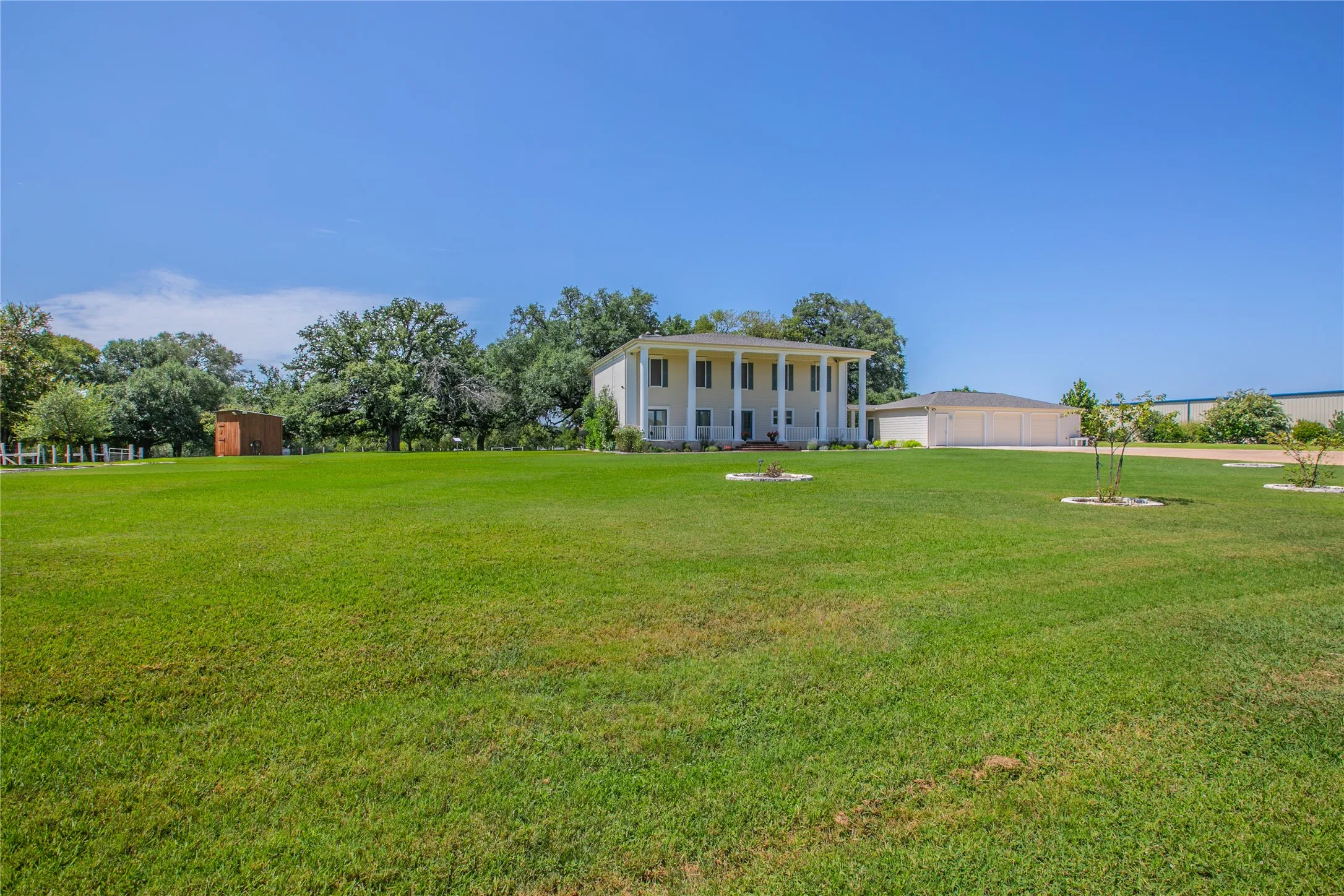 Single Family Residence For Sale in Bell County , 10299 Paddy Hamilton Road, Belton, Texas 76513, 4 Bedroom, 4 Bathroom, 3 Garage spaces, 4,134 Sqft, built in 1994, mls#21359937, Real Estate Agent in Belton, Homes For Sale in Bell county, Homes For Sale in Belton, Realtor in Belton Texas, Real Estate Brokerage Independent Realty Texas, Luminita Cordes Realtor