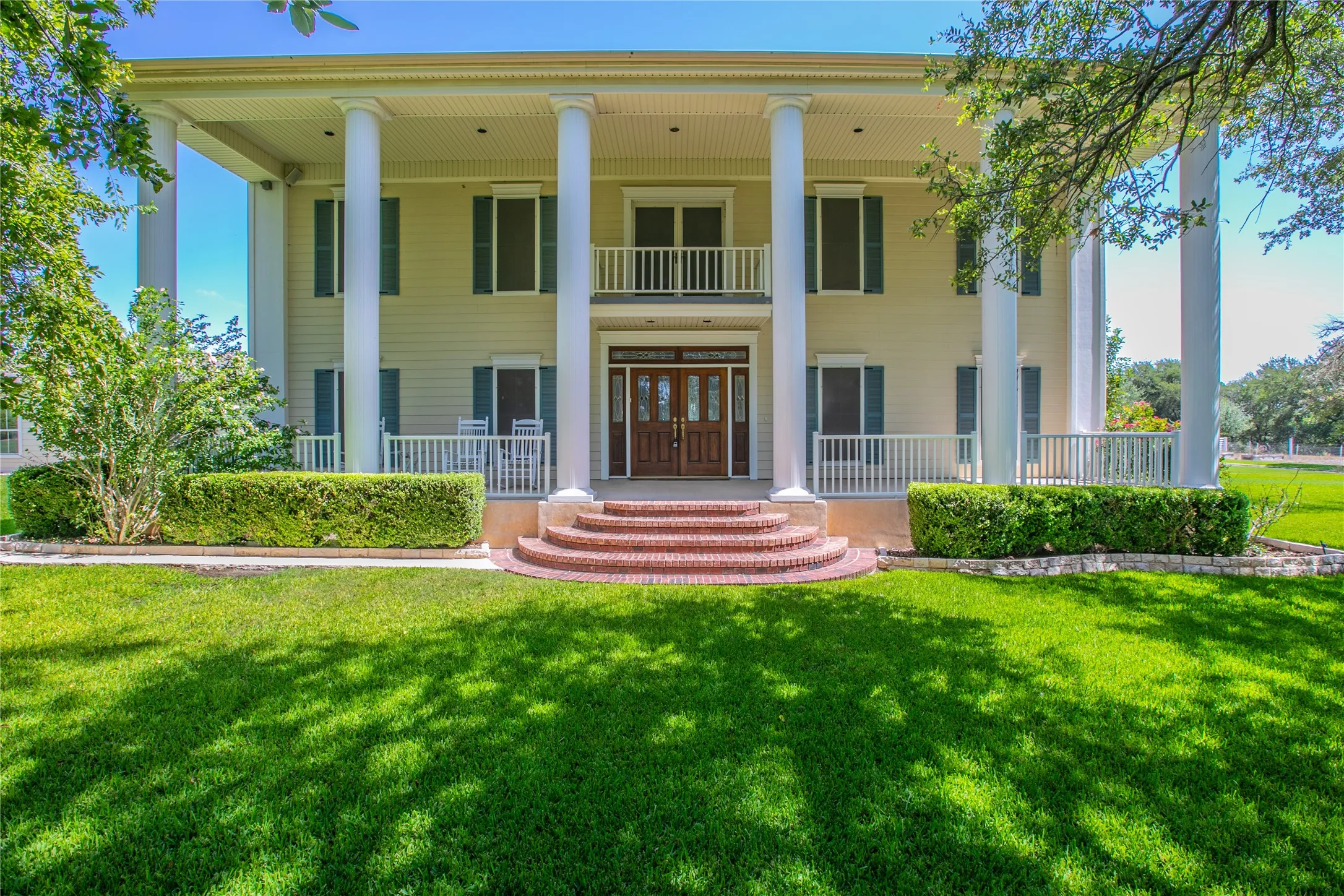 Single Family Residence For Sale in Bell County , 10299 Paddy Hamilton Road, Belton, Texas 76513, 4 Bedroom, 4 Bathroom, 3 Garage spaces, 4,134 Sqft, built in 1994, mls#21359937, Real Estate Agent in Belton, Homes For Sale in Bell county, Homes For Sale in Belton, Realtor in Belton Texas, Real Estate Brokerage Independent Realty Texas, Luminita Cordes Realtor