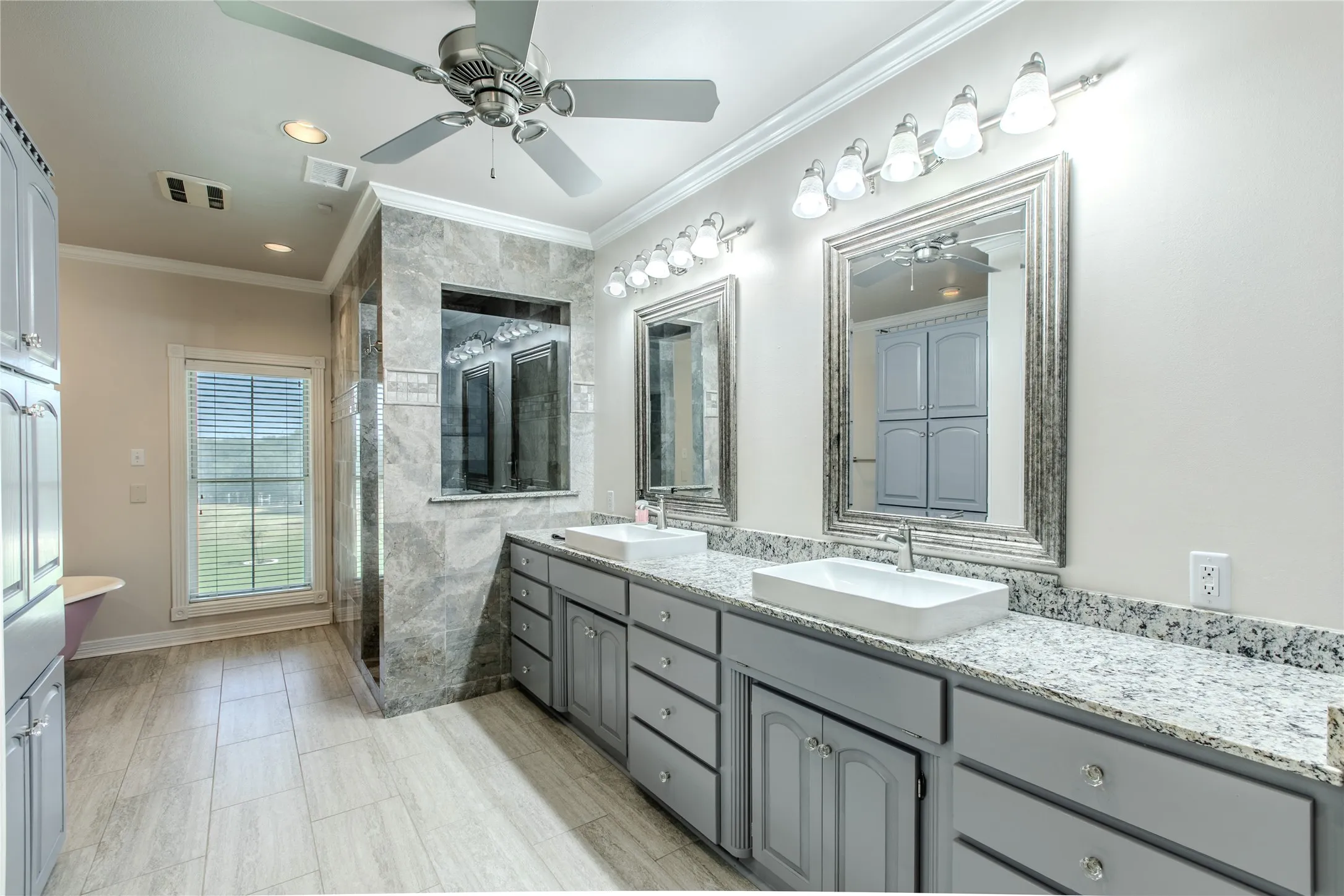 Single Family Residence For Sale in Bell County , 10299 Paddy Hamilton Road, Belton, Texas 76513, 4 Bedroom, 4 Bathroom, 3 Garage spaces, 4,134 Sqft, built in 1994, mls#21359937, Real Estate Agent in Belton, Homes For Sale in Bell county, Homes For Sale in Belton, Realtor in Belton Texas, Real Estate Brokerage Independent Realty Texas, Luminita Cordes Realtor