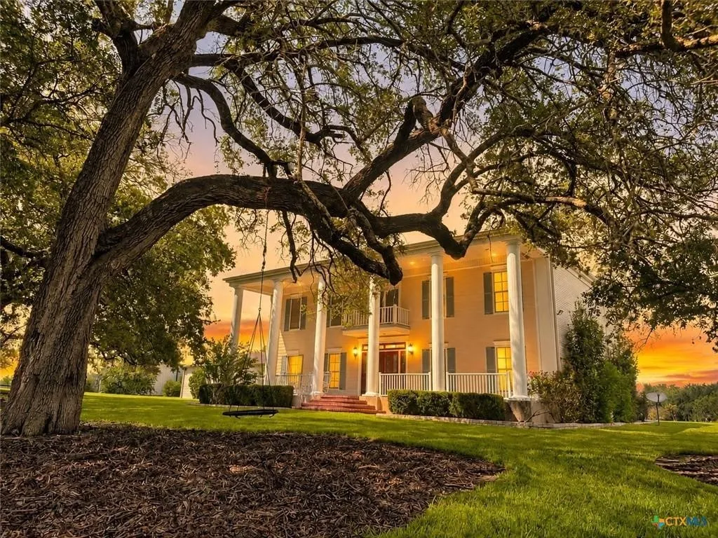Single Family Residence For Sale in Bell County , 10299 Paddy Hamilton Road, Belton, Texas 76513, 4 Bedroom, 4 Bathroom, 3 Garage spaces, 4,134 Sqft, built in 1994, mls#21359937, Real Estate Agent in Belton, Homes For Sale in Bell county, Homes For Sale in Belton, Realtor in Belton Texas, Real Estate Brokerage Independent Realty Texas, Luminita Cordes Realtor