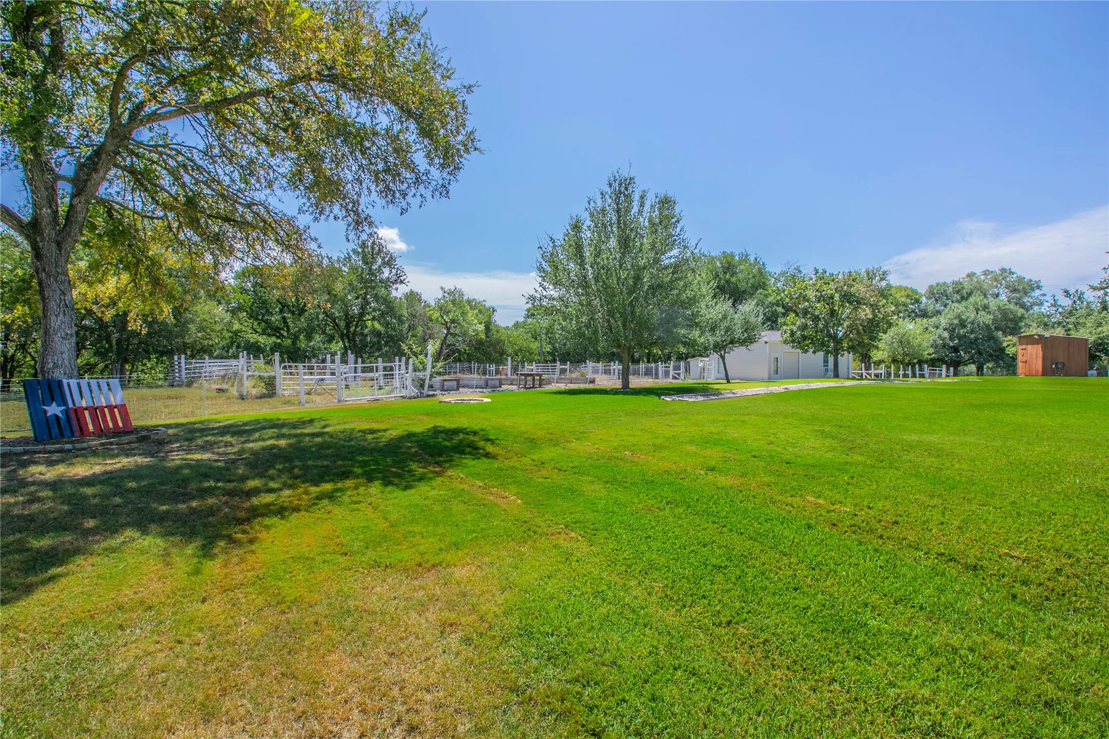 Single Family Residence For Sale in Bell County , 10299 Paddy Hamilton Road, Belton, Texas 76513, 4 Bedroom, 4 Bathroom, 3 Garage spaces, 4,134 Sqft, built in 1994, mls#21359937, Real Estate Agent in Belton, Homes For Sale in Bell county, Homes For Sale in Belton, Realtor in Belton Texas, Real Estate Brokerage Independent Realty Texas, Luminita Cordes Realtor