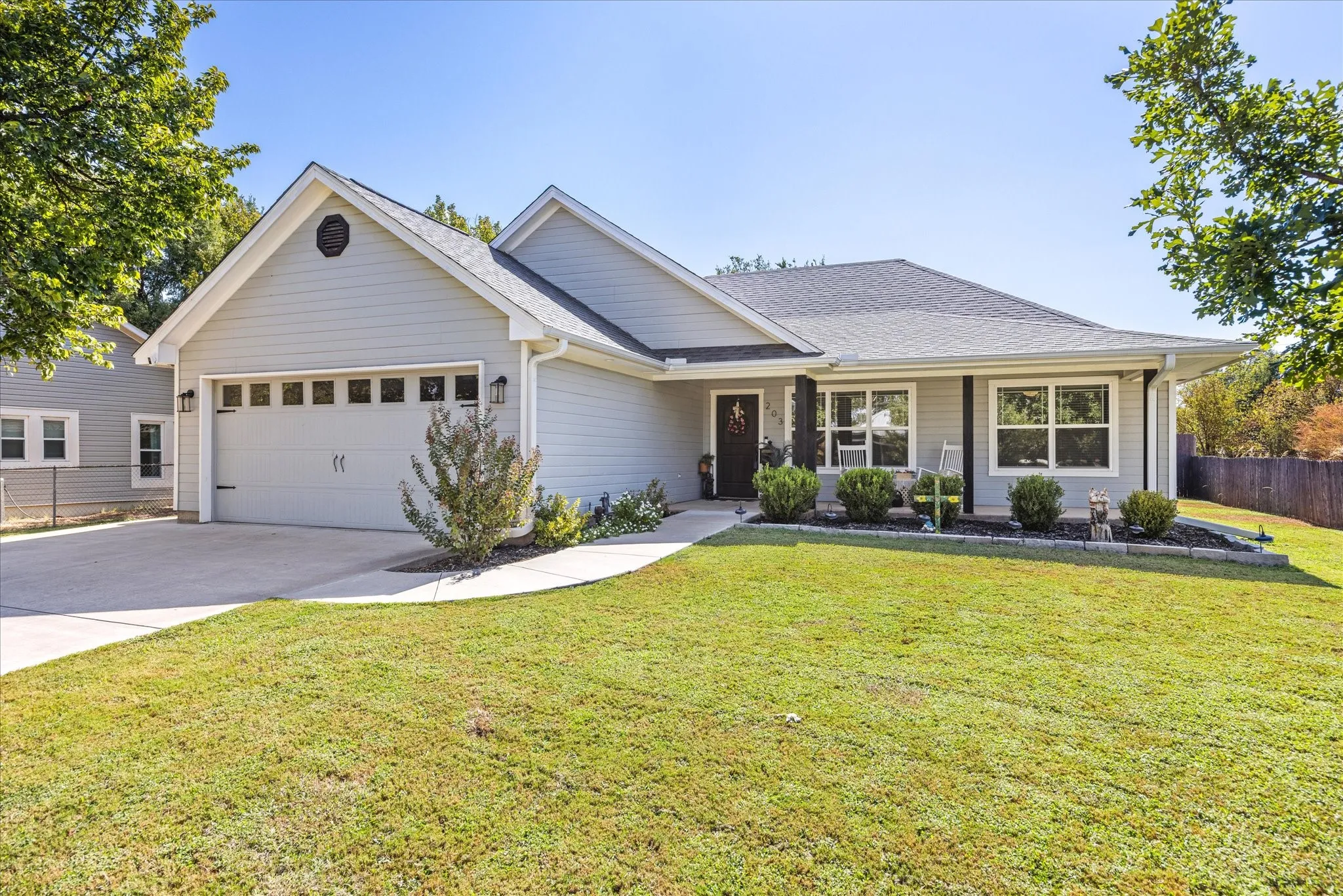 Single Family Residence For Sale in Somervell County , 203 Paluxy Street, Glen Rose, Texas 76043, 3 Bedroom, 2 Bathroom, 2 Garage spaces, 1,513 Sqft, built in 2018, mls#21382494, Real Estate Agent in Glen Rose, Homes For Sale in Somervell county, Homes For Sale in Glen Rose, Realtor in Glen Rose Texas, Real Estate Brokerage Independent Realty Texas, Luminita Cordes Realtor