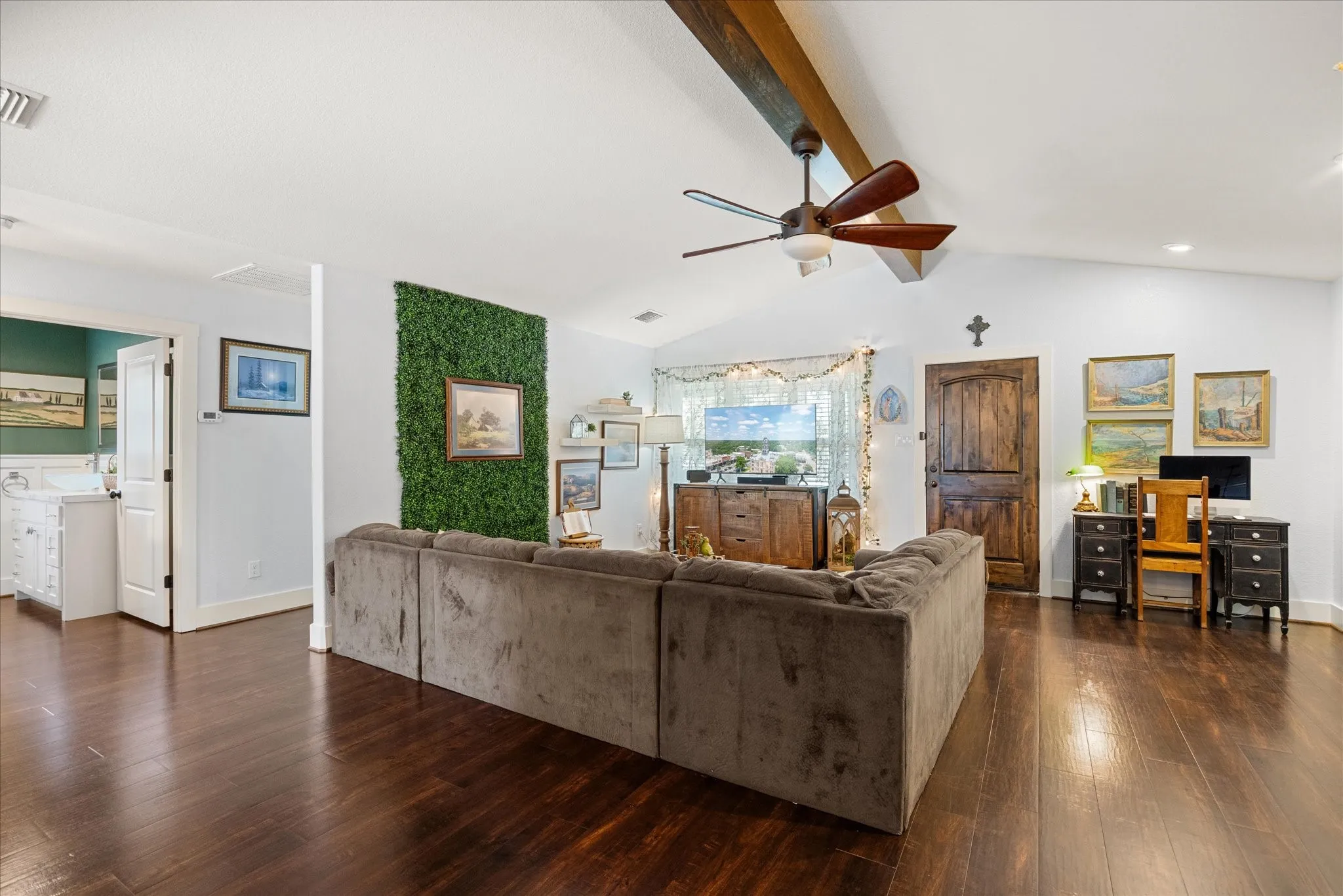 Single Family Residence For Sale in Somervell County , 203 Paluxy Street, Glen Rose, Texas 76043, 3 Bedroom, 2 Bathroom, 2 Garage spaces, 1,513 Sqft, built in 2018, mls#21382494, Real Estate Agent in Glen Rose, Homes For Sale in Somervell county, Homes For Sale in Glen Rose, Realtor in Glen Rose Texas, Real Estate Brokerage Independent Realty Texas, Luminita Cordes Realtor