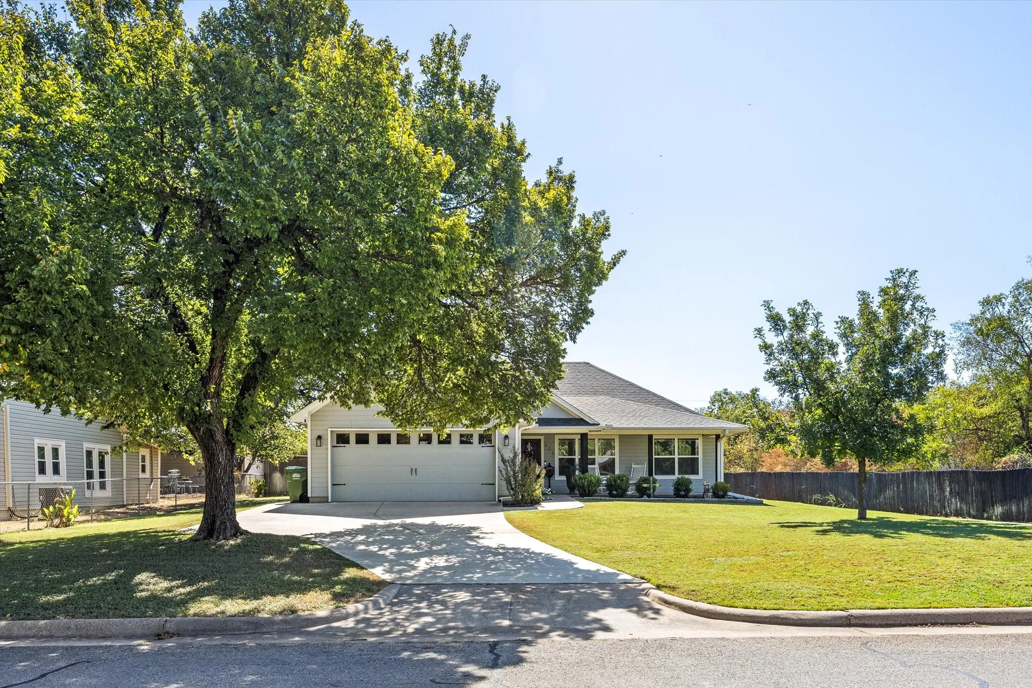 Single Family Residence For Sale in Somervell County , 203 Paluxy Street, Glen Rose, Texas 76043, 3 Bedroom, 2 Bathroom, 2 Garage spaces, 1,513 Sqft, built in 2018, mls#21382494, Real Estate Agent in Glen Rose, Homes For Sale in Somervell county, Homes For Sale in Glen Rose, Realtor in Glen Rose Texas, Real Estate Brokerage Independent Realty Texas, Luminita Cordes Realtor
