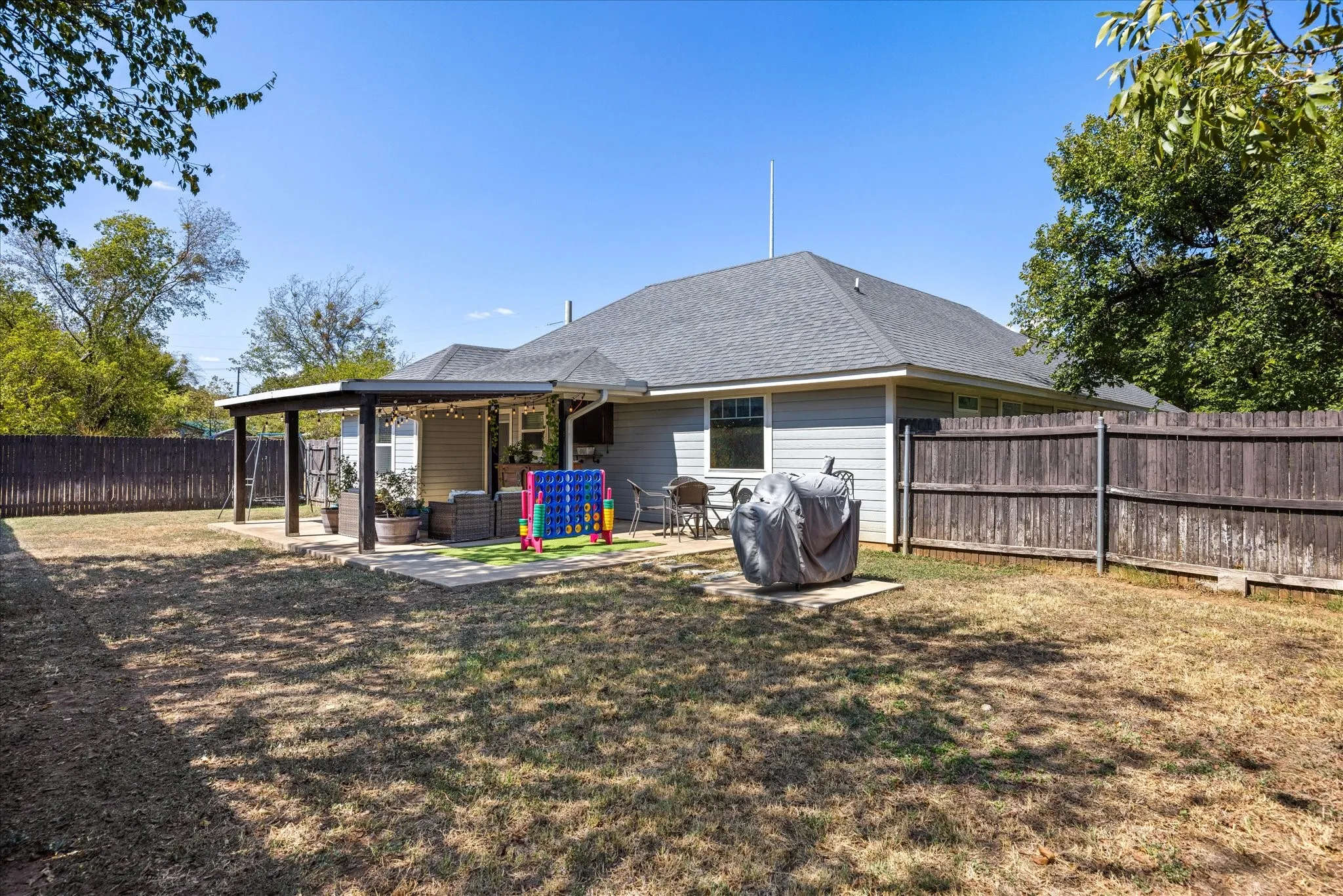 Single Family Residence For Sale in Somervell County , 203 Paluxy Street, Glen Rose, Texas 76043, 3 Bedroom, 2 Bathroom, 2 Garage spaces, 1,513 Sqft, built in 2018, mls#21382494, Real Estate Agent in Glen Rose, Homes For Sale in Somervell county, Homes For Sale in Glen Rose, Realtor in Glen Rose Texas, Real Estate Brokerage Independent Realty Texas, Luminita Cordes Realtor