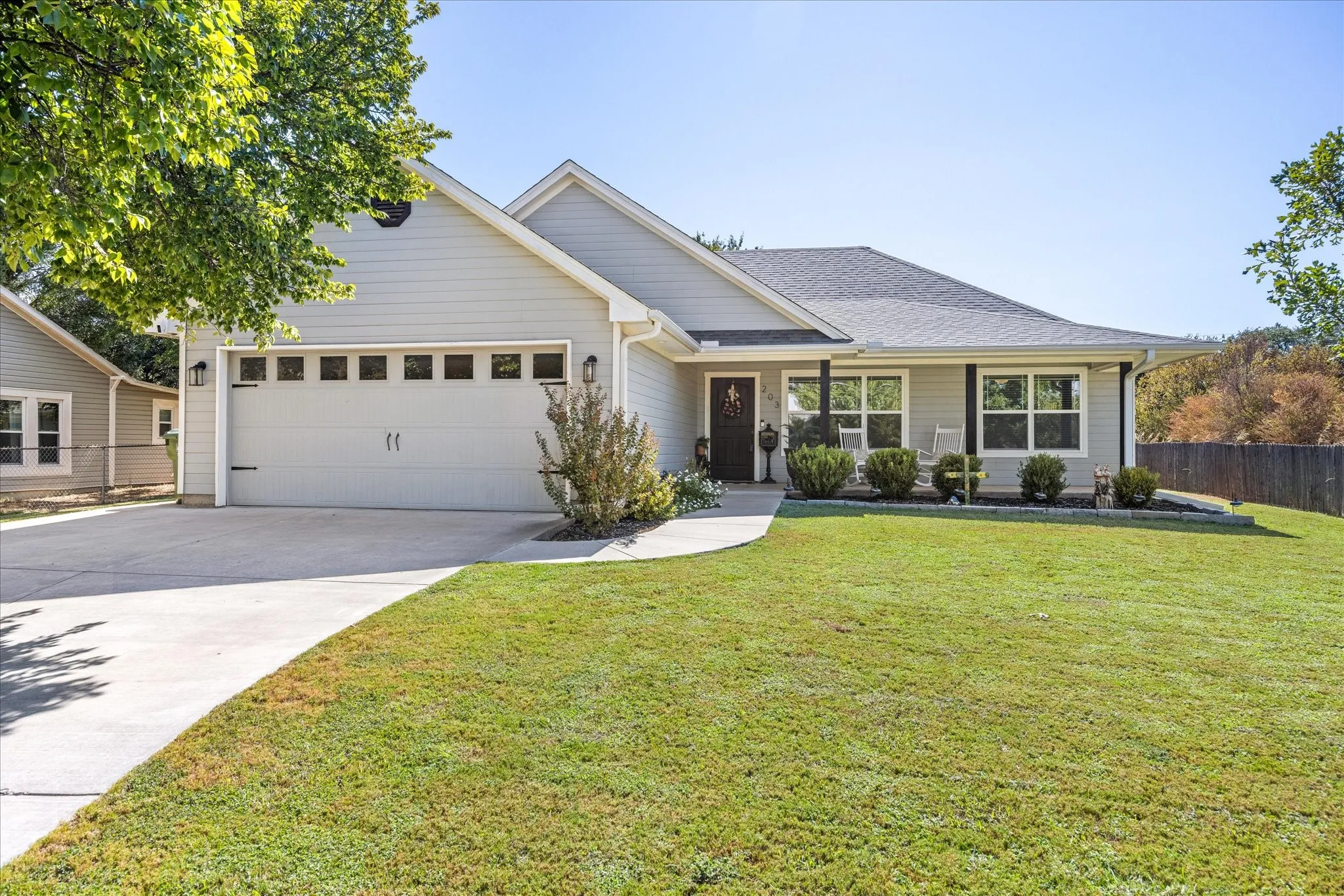 Single Family Residence For Sale in Somervell County , 203 Paluxy Street, Glen Rose, Texas 76043, 3 Bedroom, 2 Bathroom, 2 Garage spaces, 1,513 Sqft, built in 2018, mls#21382494, Real Estate Agent in Glen Rose, Homes For Sale in Somervell county, Homes For Sale in Glen Rose, Realtor in Glen Rose Texas, Real Estate Brokerage Independent Realty Texas, Luminita Cordes Realtor