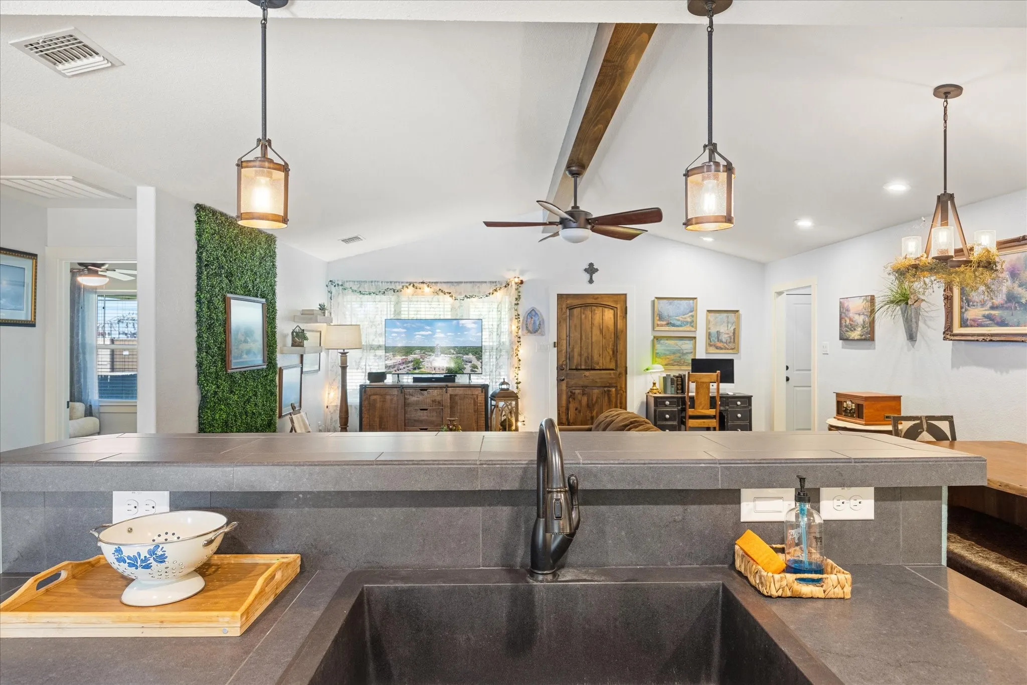 Single Family Residence For Sale in Somervell County , 203 Paluxy Street, Glen Rose, Texas 76043, 3 Bedroom, 2 Bathroom, 2 Garage spaces, 1,513 Sqft, built in 2018, mls#21382494, Real Estate Agent in Glen Rose, Homes For Sale in Somervell county, Homes For Sale in Glen Rose, Realtor in Glen Rose Texas, Real Estate Brokerage Independent Realty Texas, Luminita Cordes Realtor