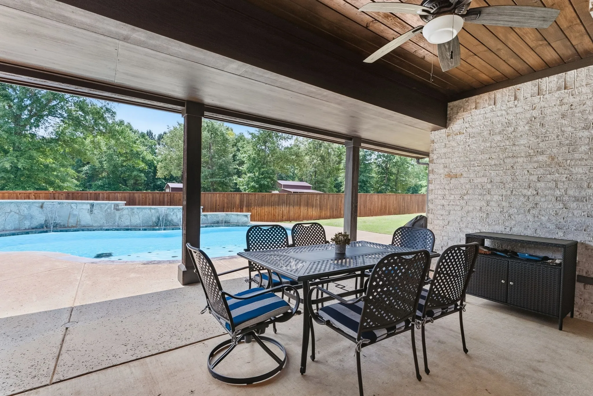 Single Family Residence For Sale in Smith County , 20926 Patriot Circle, Tyler, Texas 75703, 3 Bedroom, 3 Bathroom, 2 Garage spaces, 2,547 Sqft, built in 2019, mls#21382971, Real Estate Agent in Tyler, Homes For Sale in Smith county, Homes For Sale in Tyler, Realtor in Tyler Texas, Real Estate Brokerage Independent Realty Texas, Luminita Cordes Realtor