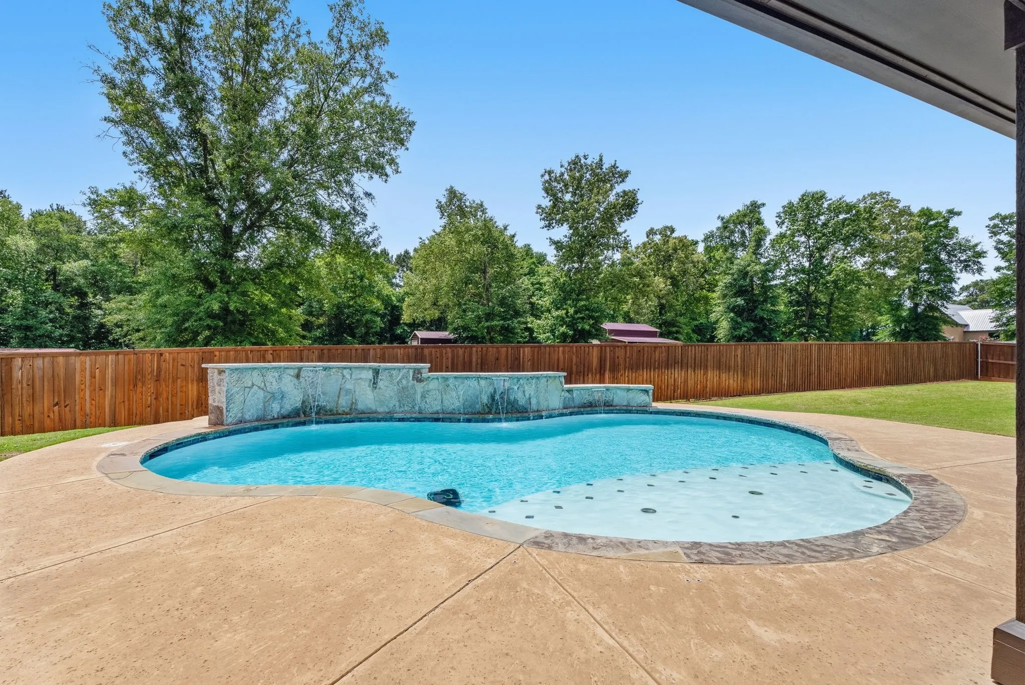 Single Family Residence For Sale in Smith County , 20926 Patriot Circle, Tyler, Texas 75703, 3 Bedroom, 3 Bathroom, 2 Garage spaces, 2,547 Sqft, built in 2019, mls#21382971, Real Estate Agent in Tyler, Homes For Sale in Smith county, Homes For Sale in Tyler, Realtor in Tyler Texas, Real Estate Brokerage Independent Realty Texas, Luminita Cordes Realtor