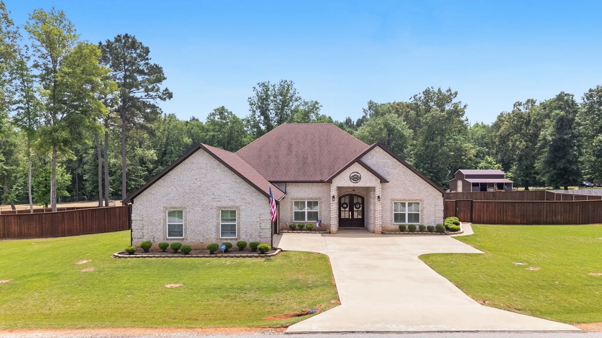 Single Family Residence For Sale in Smith County , 20926 Patriot Circle, Tyler, Texas 75703, 3 Bedroom, 3 Bathroom, 2 Garage spaces, 2,547 Sqft, built in 2019, mls#21382971, Real Estate Agent in Tyler, Homes For Sale in Smith county, Homes For Sale in Tyler, Realtor in Tyler Texas, Real Estate Brokerage Independent Realty Texas, Luminita Cordes Realtor