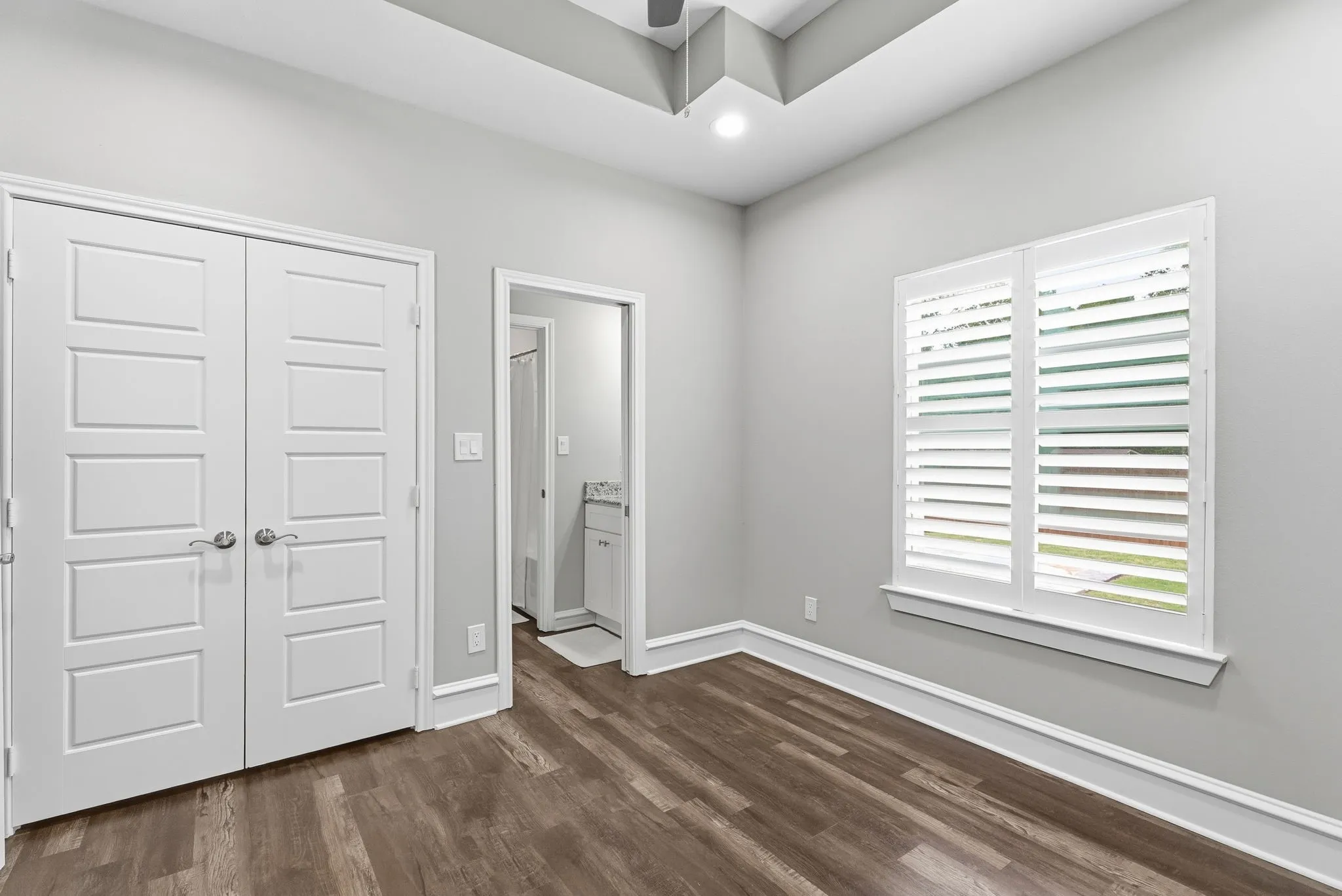 Single Family Residence For Sale in Smith County , 20926 Patriot Circle, Tyler, Texas 75703, 3 Bedroom, 3 Bathroom, 2 Garage spaces, 2,547 Sqft, built in 2019, mls#21382971, Real Estate Agent in Tyler, Homes For Sale in Smith county, Homes For Sale in Tyler, Realtor in Tyler Texas, Real Estate Brokerage Independent Realty Texas, Luminita Cordes Realtor
