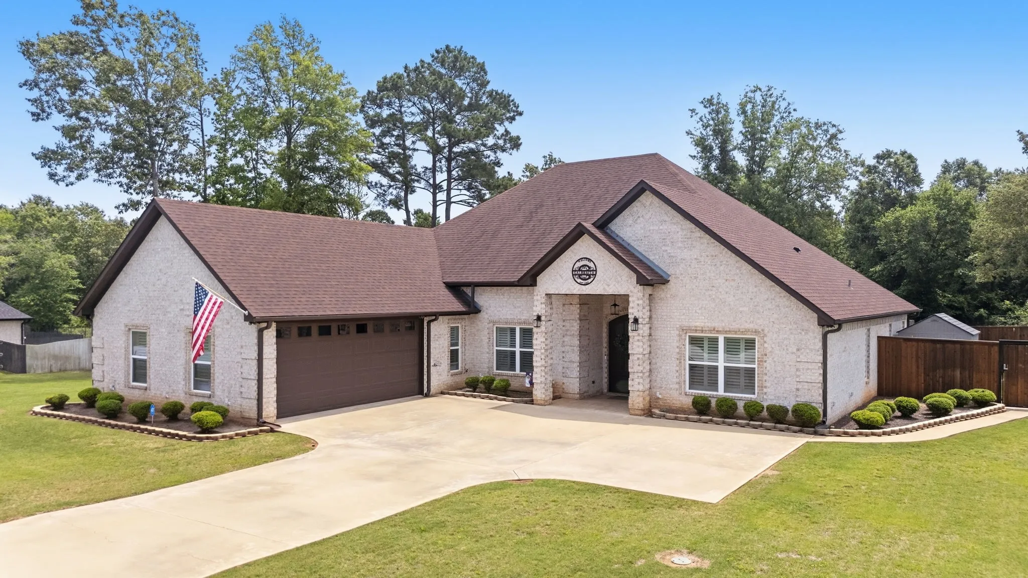 Single Family Residence For Sale in Smith County , 20926 Patriot Circle, Tyler, Texas 75703, 3 Bedroom, 3 Bathroom, 2 Garage spaces, 2,547 Sqft, built in 2019, mls#21382971, Real Estate Agent in Tyler, Homes For Sale in Smith county, Homes For Sale in Tyler, Realtor in Tyler Texas, Real Estate Brokerage Independent Realty Texas, Luminita Cordes Realtor