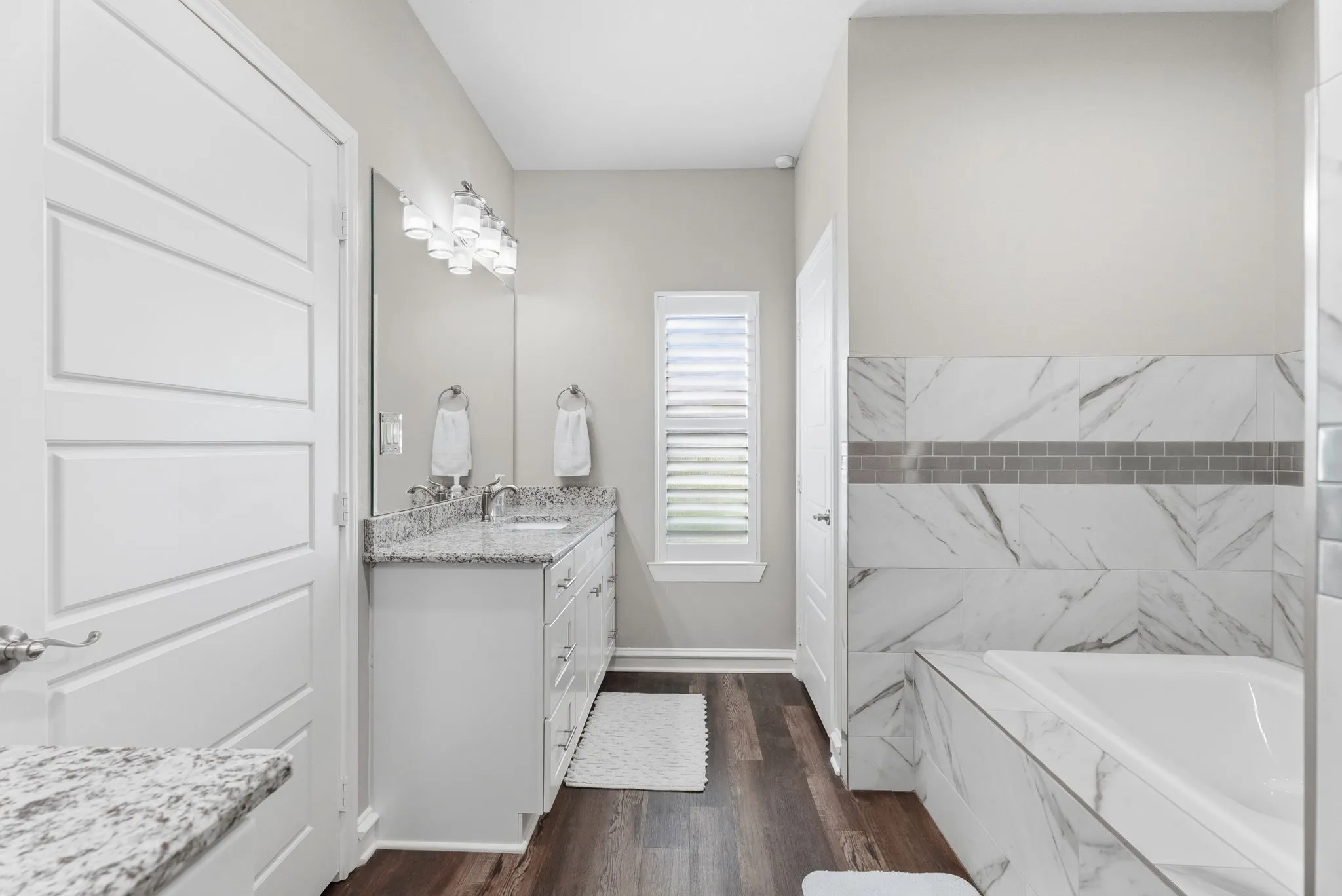 Single Family Residence For Sale in Smith County , 20926 Patriot Circle, Tyler, Texas 75703, 3 Bedroom, 3 Bathroom, 2 Garage spaces, 2,547 Sqft, built in 2019, mls#21382971, Real Estate Agent in Tyler, Homes For Sale in Smith county, Homes For Sale in Tyler, Realtor in Tyler Texas, Real Estate Brokerage Independent Realty Texas, Luminita Cordes Realtor