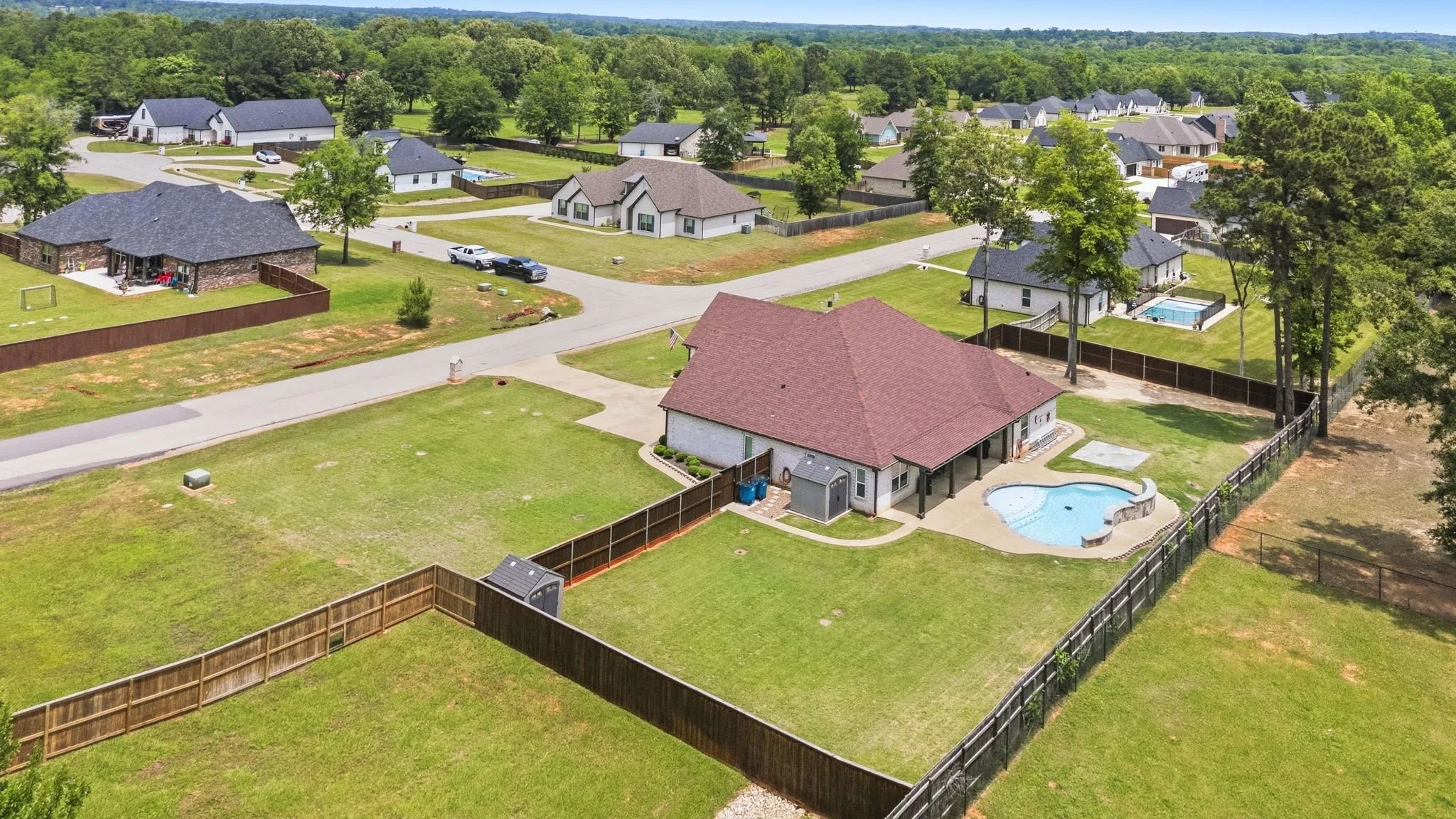 Single Family Residence For Sale in Smith County , 20926 Patriot Circle, Tyler, Texas 75703, 3 Bedroom, 3 Bathroom, 2 Garage spaces, 2,547 Sqft, built in 2019, mls#21382971, Real Estate Agent in Tyler, Homes For Sale in Smith county, Homes For Sale in Tyler, Realtor in Tyler Texas, Real Estate Brokerage Independent Realty Texas, Luminita Cordes Realtor