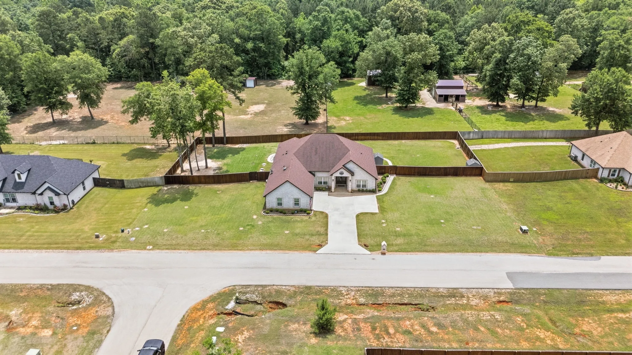 Single Family Residence For Sale in Smith County , 20926 Patriot Circle, Tyler, Texas 75703, 3 Bedroom, 3 Bathroom, 2 Garage spaces, 2,547 Sqft, built in 2019, mls#21382971, Real Estate Agent in Tyler, Homes For Sale in Smith county, Homes For Sale in Tyler, Realtor in Tyler Texas, Real Estate Brokerage Independent Realty Texas, Luminita Cordes Realtor