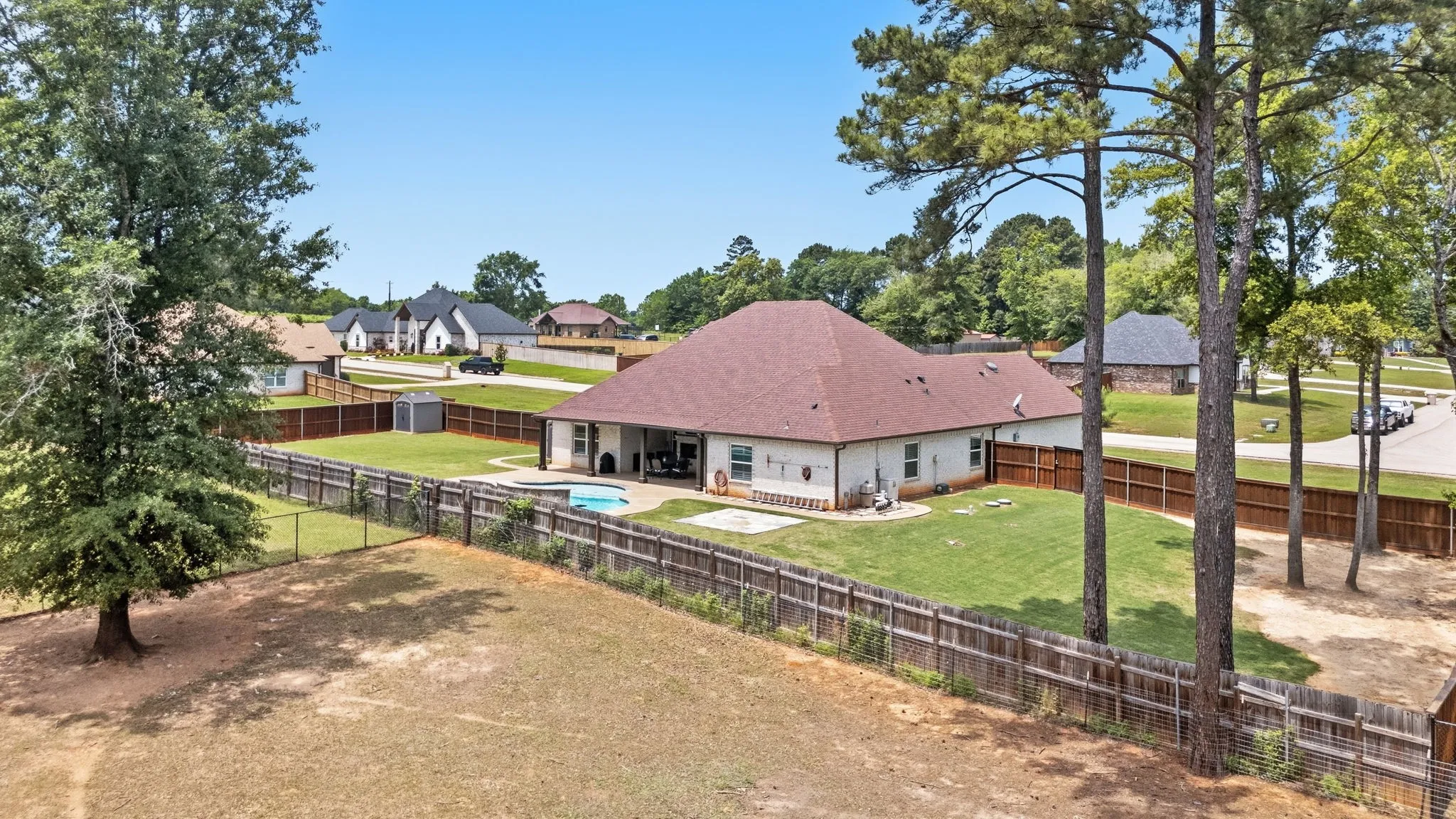 Single Family Residence For Sale in Smith County , 20926 Patriot Circle, Tyler, Texas 75703, 3 Bedroom, 3 Bathroom, 2 Garage spaces, 2,547 Sqft, built in 2019, mls#21382971, Real Estate Agent in Tyler, Homes For Sale in Smith county, Homes For Sale in Tyler, Realtor in Tyler Texas, Real Estate Brokerage Independent Realty Texas, Luminita Cordes Realtor