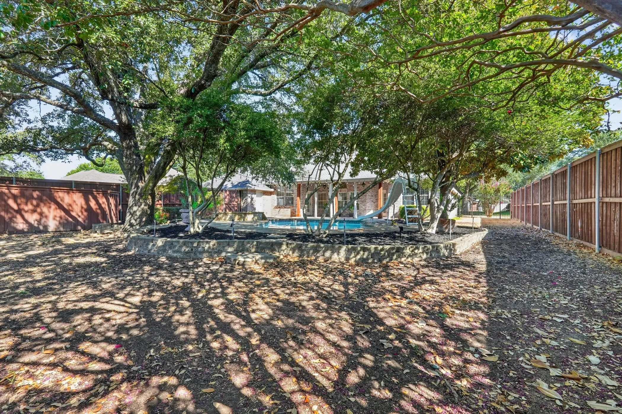 Single Family Residence For Sale in Ellis County , 106 Hummingbird Lane, Ovilla, Texas 75154, 3 Bedroom, 2 Bathroom, 2 Garage spaces, 2,427 Sqft, built in 1994, mls#21381595, Real Estate Agent in Ovilla, Homes For Sale in Ellis county, Homes For Sale in Ovilla, Realtor in Ovilla Texas, Real Estate Brokerage Independent Realty Texas, Luminita Cordes Realtor