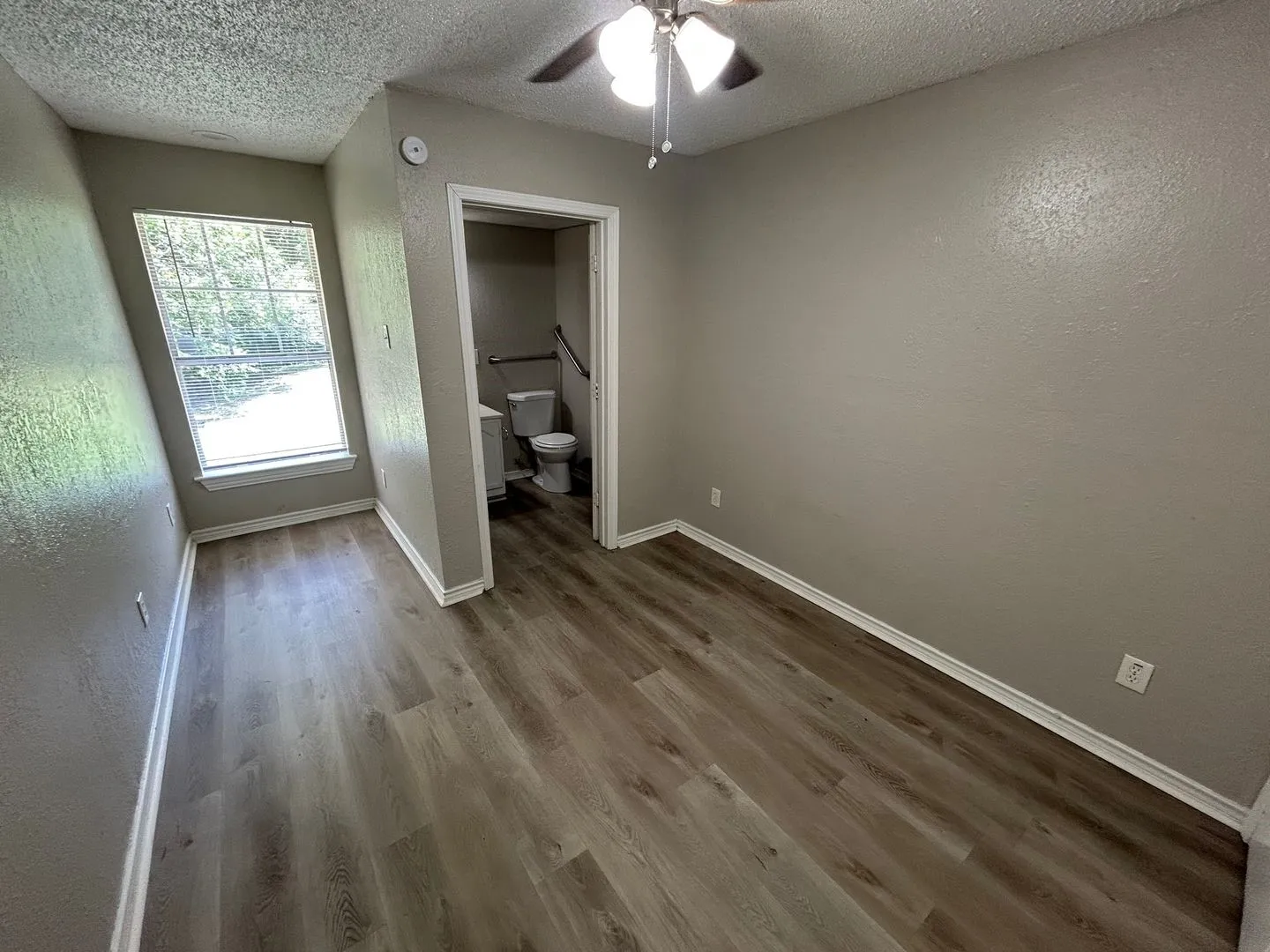 Triplex For Rent in Collin County , 715 Eastham Lane C, Lowry Crossing, Texas 75407, 3 Bedroom, 2 Bathroom, Garage spaces, 1,800 Sqft, built in 1986, mls#21382942, Real Estate Agent in Lowry Crossing, Homes For Rent in Collin county, Homes For Rent in Lowry Crossing, Realtor in Lowry Crossing Texas, Real Estate Brokerage Independent Realty Texas, Luminita Cordes Realtor