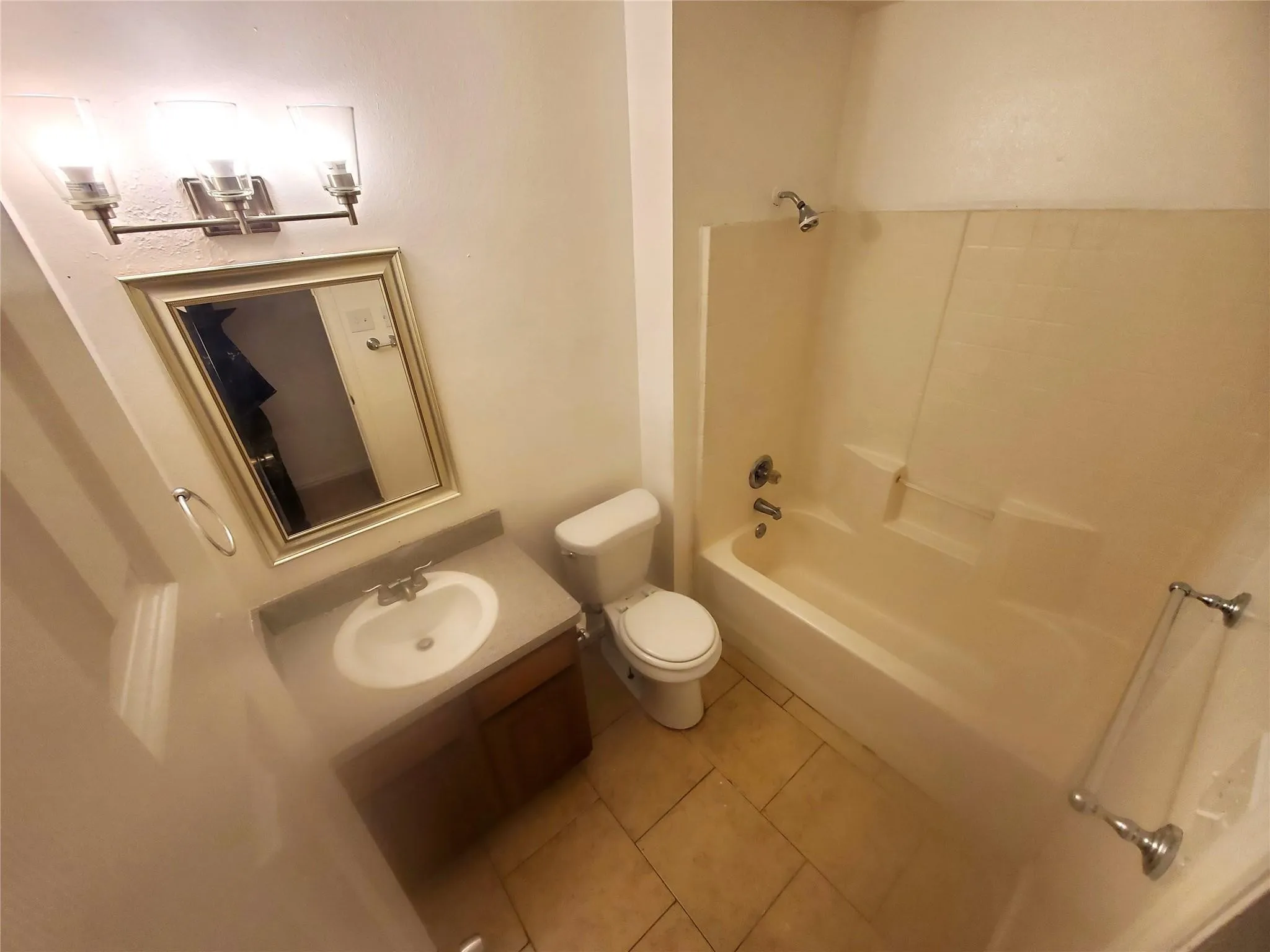 master bedroom bathroom For 1808 Wiseman