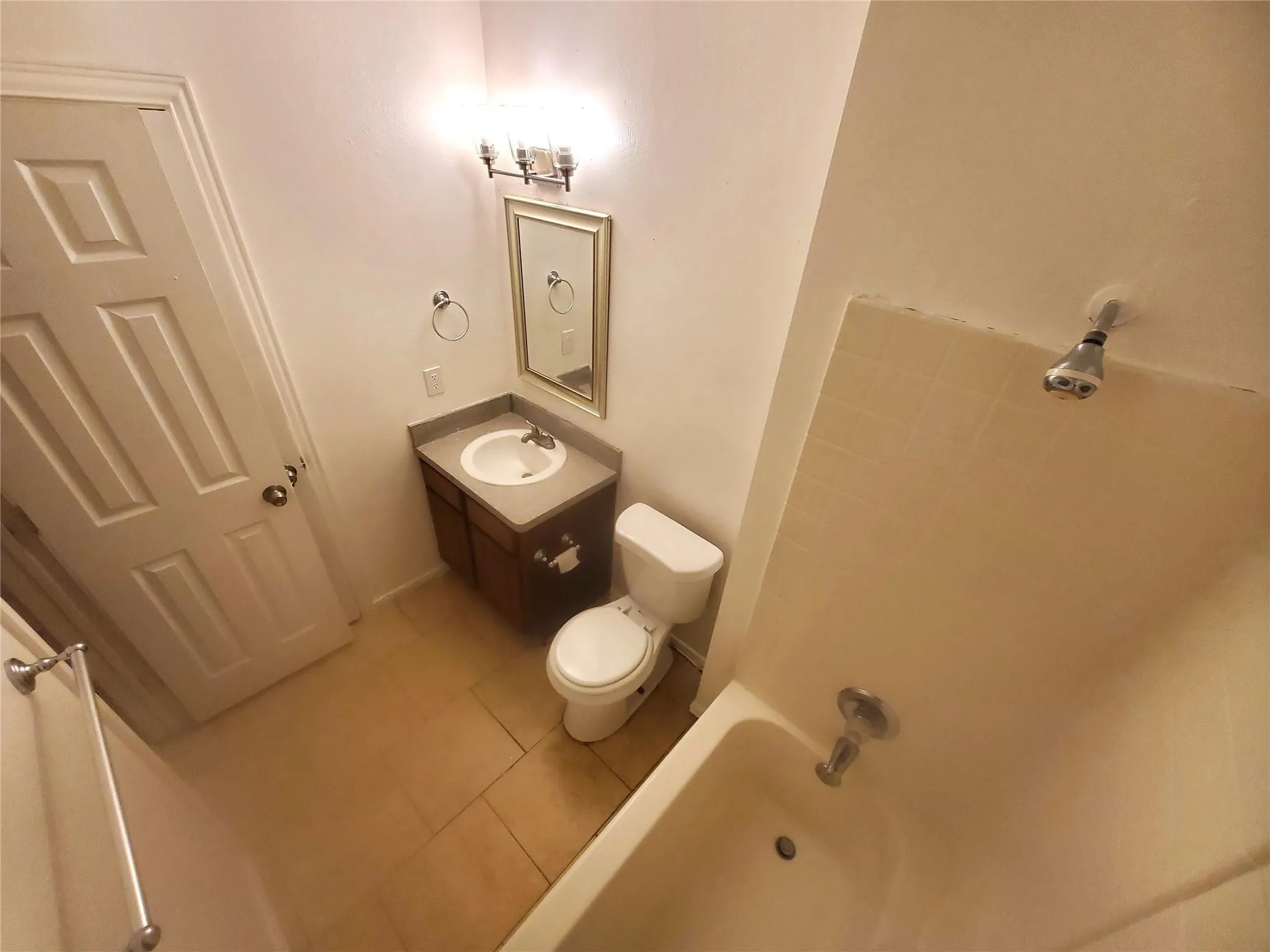 master bedroom bathroom For 1808 Wiseman