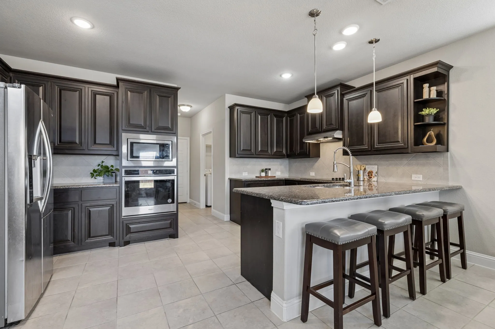 Single Family Residence For Sale in Ellis County , 105 Bluewood Drive, Red Oak, Texas 75154, 4 Bedroom, 3 Bathroom, 2 Garage spaces, 2,957 Sqft, built in 2019, mls#21380321, Real Estate Agent in Red Oak, Homes For Sale in Ellis county, Homes For Sale in Red Oak, Realtor in Red Oak Texas, Real Estate Brokerage Independent Realty Texas, Luminita Cordes Realtor