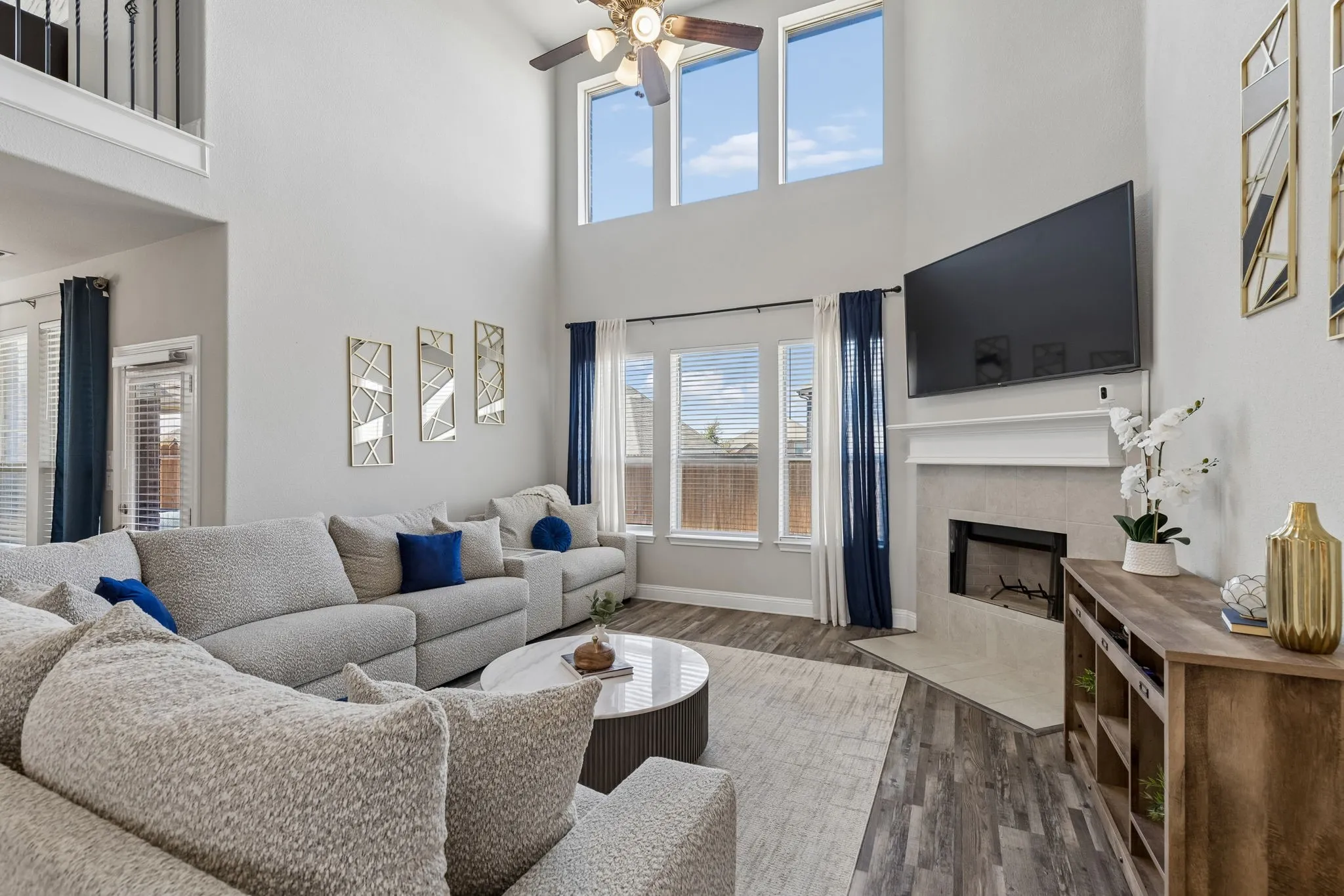 Single Family Residence For Sale in Ellis County , 105 Bluewood Drive, Red Oak, Texas 75154, 4 Bedroom, 3 Bathroom, 2 Garage spaces, 2,957 Sqft, built in 2019, mls#21380321, Real Estate Agent in Red Oak, Homes For Sale in Ellis county, Homes For Sale in Red Oak, Realtor in Red Oak Texas, Real Estate Brokerage Independent Realty Texas, Luminita Cordes Realtor