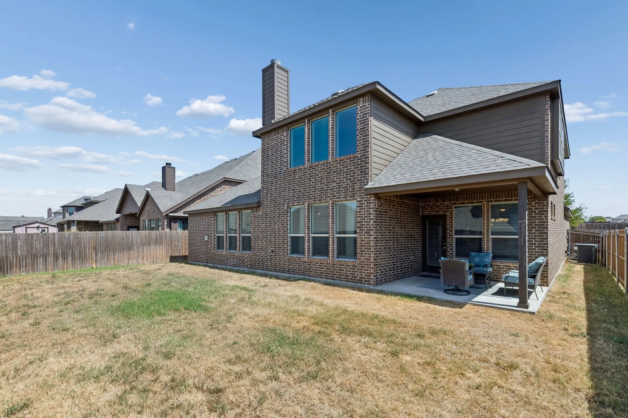Single Family Residence For Sale in Ellis County , 105 Bluewood Drive, Red Oak, Texas 75154, 4 Bedroom, 3 Bathroom, 2 Garage spaces, 2,957 Sqft, built in 2019, mls#21380321, Real Estate Agent in Red Oak, Homes For Sale in Ellis county, Homes For Sale in Red Oak, Realtor in Red Oak Texas, Real Estate Brokerage Independent Realty Texas, Luminita Cordes Realtor