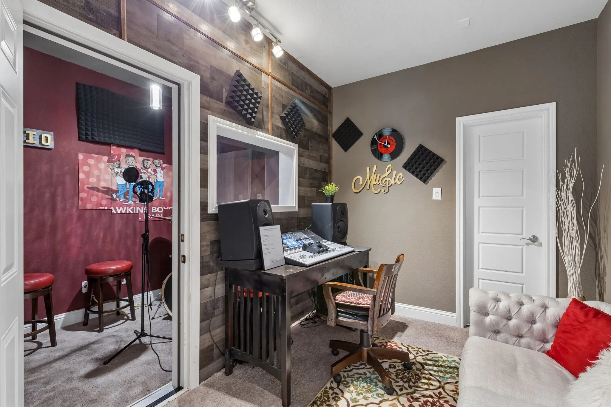 Single Family Residence For Sale in Ellis County , 105 Bluewood Drive, Red Oak, Texas 75154, 4 Bedroom, 3 Bathroom, 2 Garage spaces, 2,957 Sqft, built in 2019, mls#21380321, Real Estate Agent in Red Oak, Homes For Sale in Ellis county, Homes For Sale in Red Oak, Realtor in Red Oak Texas, Real Estate Brokerage Independent Realty Texas, Luminita Cordes Realtor