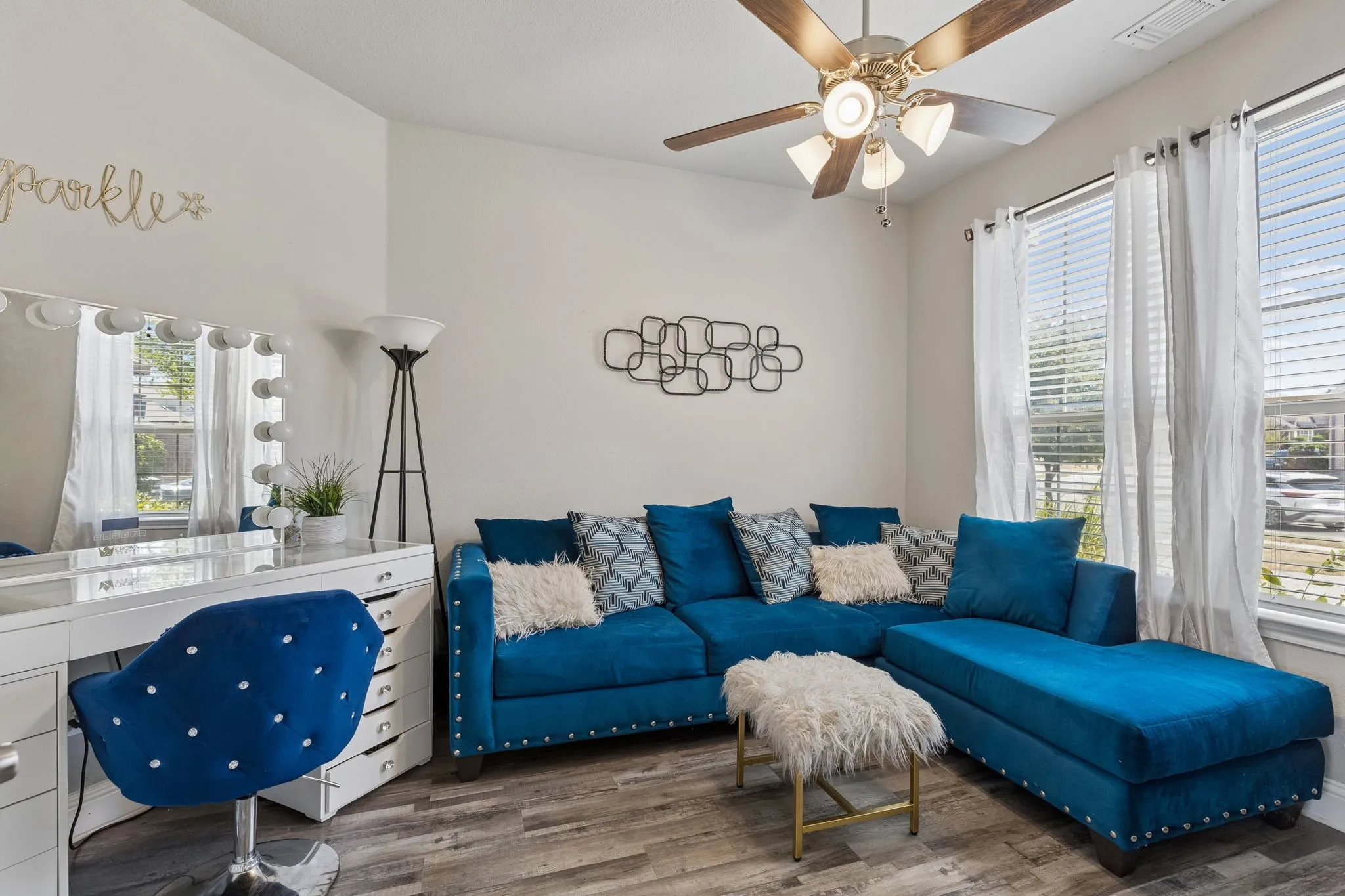 Single Family Residence For Sale in Ellis County , 105 Bluewood Drive, Red Oak, Texas 75154, 4 Bedroom, 3 Bathroom, 2 Garage spaces, 2,957 Sqft, built in 2019, mls#21380321, Real Estate Agent in Red Oak, Homes For Sale in Ellis county, Homes For Sale in Red Oak, Realtor in Red Oak Texas, Real Estate Brokerage Independent Realty Texas, Luminita Cordes Realtor
