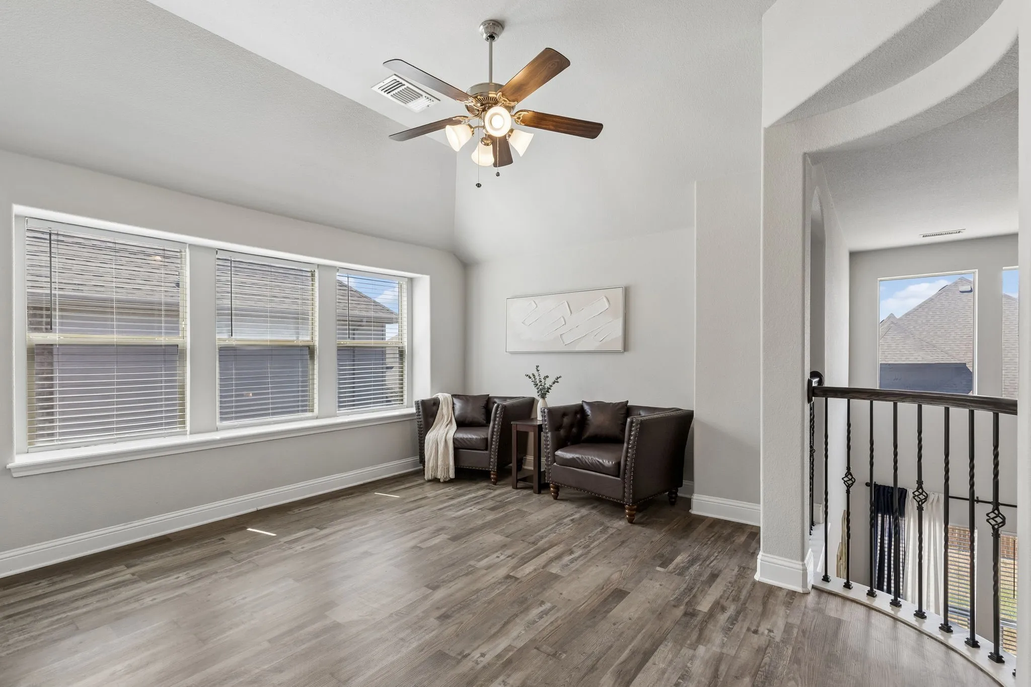 Single Family Residence For Sale in Ellis County , 105 Bluewood Drive, Red Oak, Texas 75154, 4 Bedroom, 3 Bathroom, 2 Garage spaces, 2,957 Sqft, built in 2019, mls#21380321, Real Estate Agent in Red Oak, Homes For Sale in Ellis county, Homes For Sale in Red Oak, Realtor in Red Oak Texas, Real Estate Brokerage Independent Realty Texas, Luminita Cordes Realtor