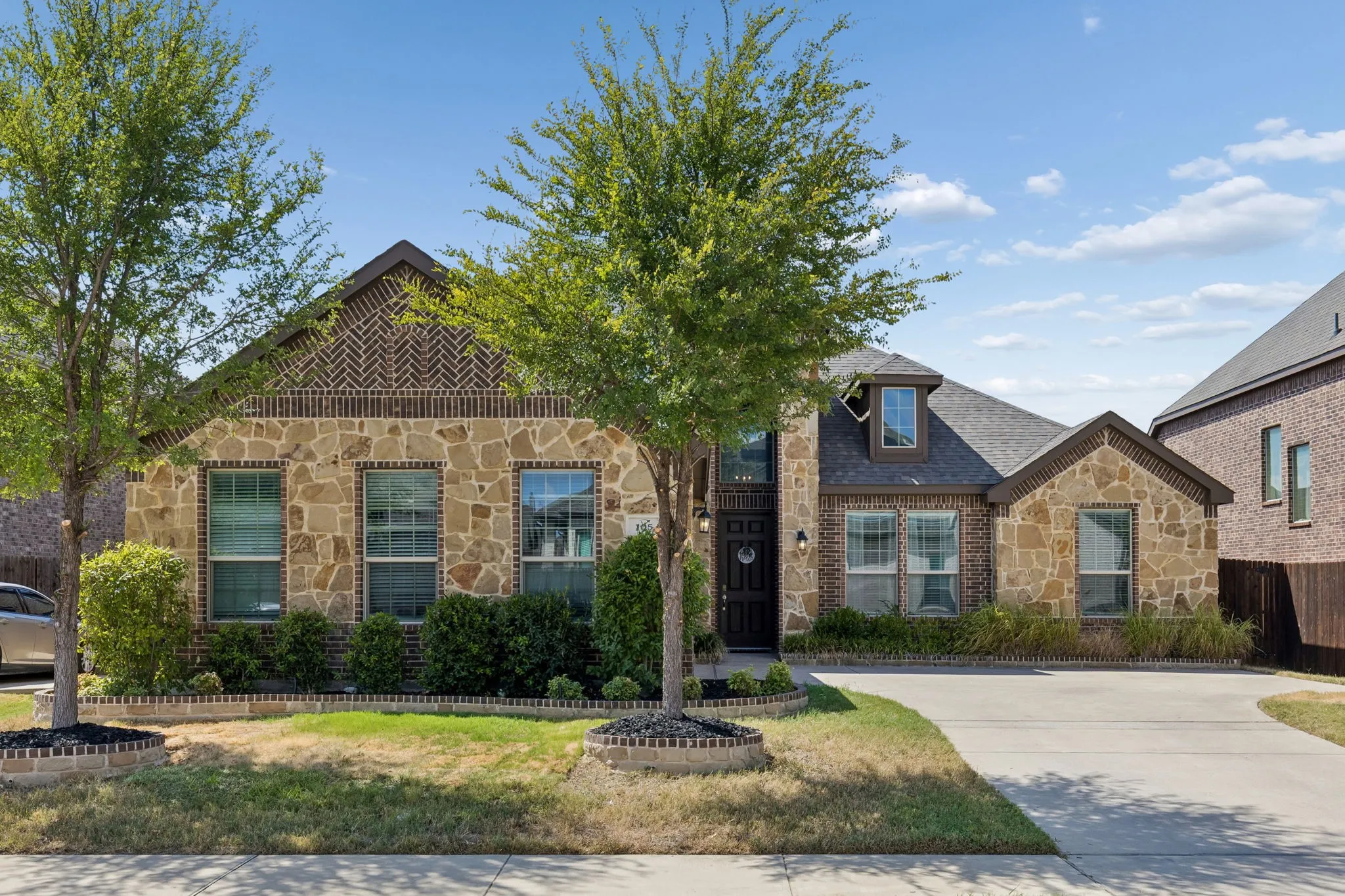 Single Family Residence For Sale in Ellis County , 105 Bluewood Drive, Red Oak, Texas 75154, 4 Bedroom, 3 Bathroom, 2 Garage spaces, 2,957 Sqft, built in 2019, mls#21380321, Real Estate Agent in Red Oak, Homes For Sale in Ellis county, Homes For Sale in Red Oak, Realtor in Red Oak Texas, Real Estate Brokerage Independent Realty Texas, Luminita Cordes Realtor
