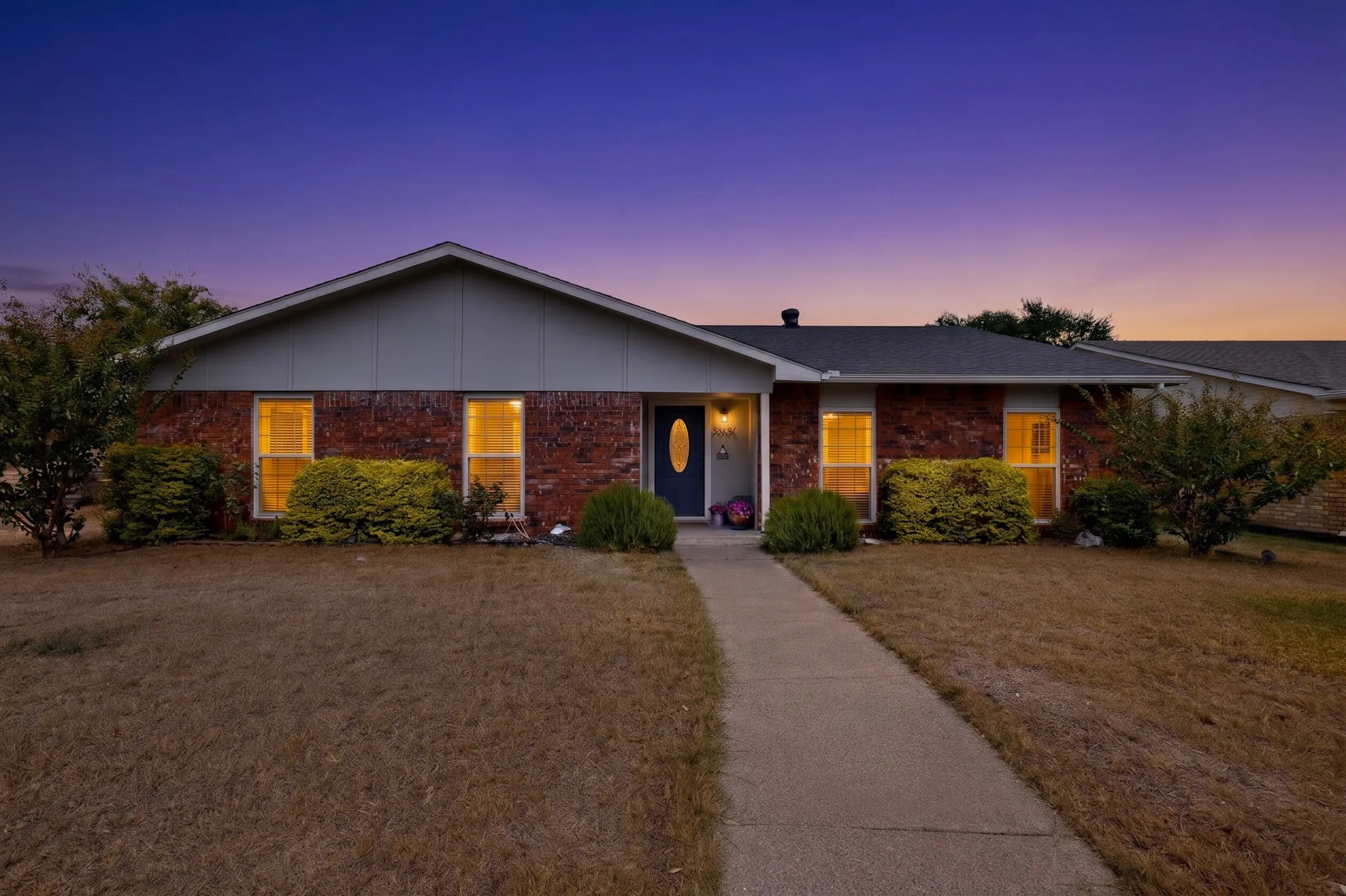 Single Family Residence For Sale in Dallas County , 2809 Silverdale Lane, Garland, Texas 75044, 4 Bedroom, 2 Bathroom, 2 Garage spaces, 2,136 Sqft, built in 1979, mls#21381601, Real Estate Agent in Garland, Homes For Sale in Dallas county, Homes For Sale in Garland, Realtor in Garland Texas, Real Estate Brokerage Independent Realty Texas, Luminita Cordes Realtor