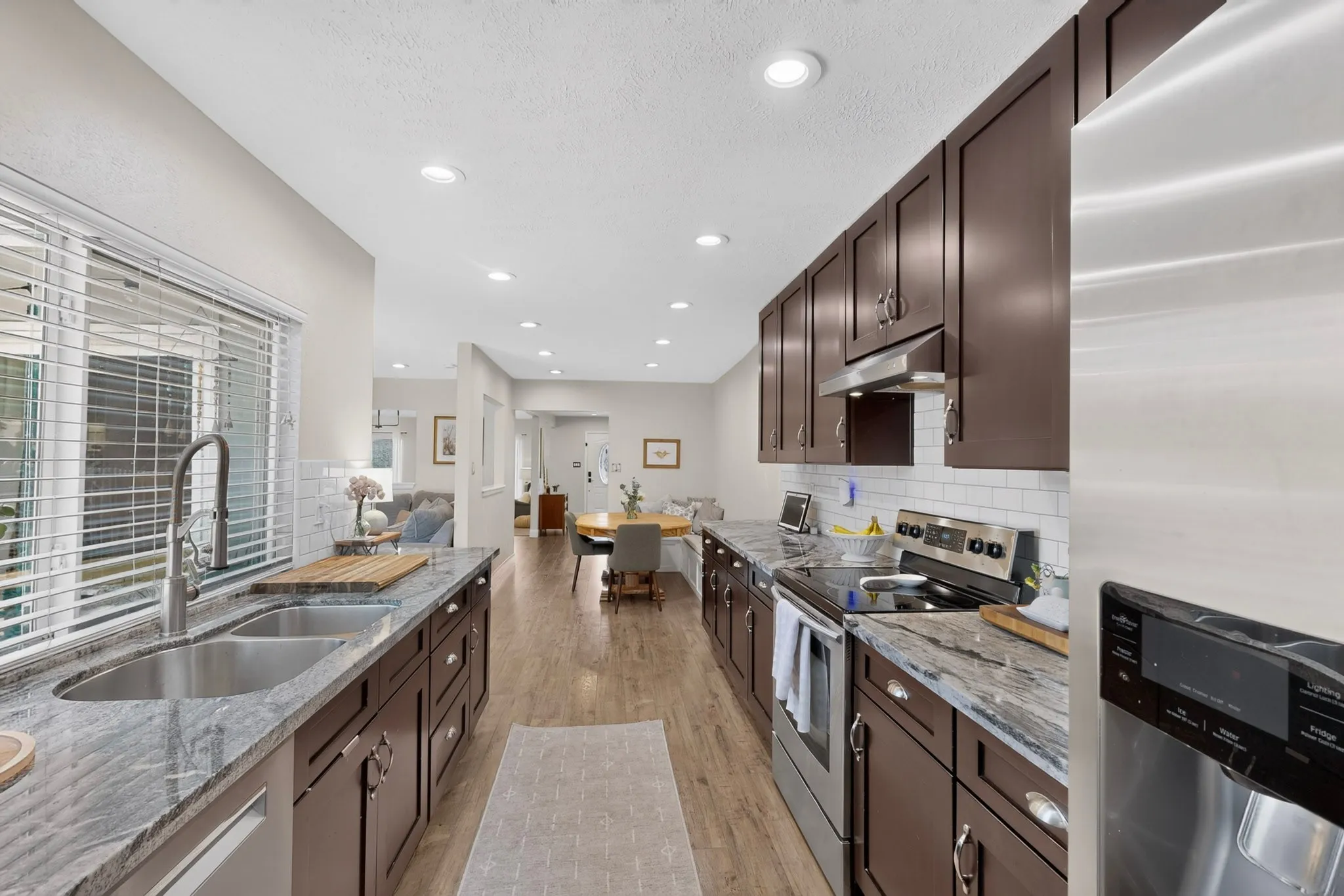 Single Family Residence For Sale in Dallas County , 2809 Silverdale Lane, Garland, Texas 75044, 4 Bedroom, 2 Bathroom, 2 Garage spaces, 2,136 Sqft, built in 1979, mls#21381601, Real Estate Agent in Garland, Homes For Sale in Dallas county, Homes For Sale in Garland, Realtor in Garland Texas, Real Estate Brokerage Independent Realty Texas, Luminita Cordes Realtor