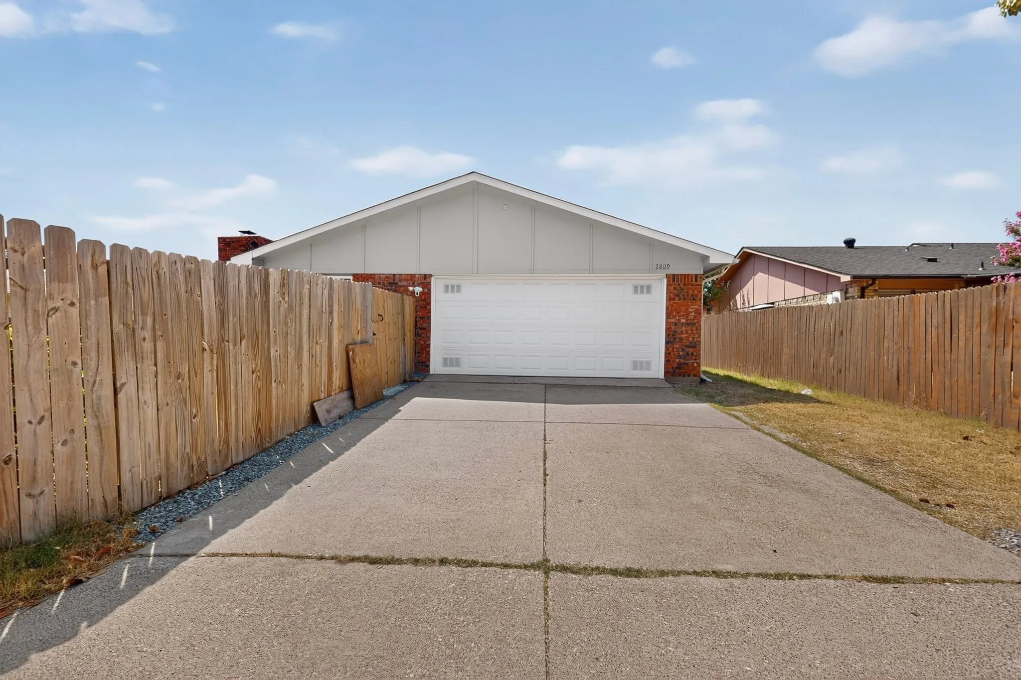 Single Family Residence For Sale in Dallas County , 2809 Silverdale Lane, Garland, Texas 75044, 4 Bedroom, 2 Bathroom, 2 Garage spaces, 2,136 Sqft, built in 1979, mls#21381601, Real Estate Agent in Garland, Homes For Sale in Dallas county, Homes For Sale in Garland, Realtor in Garland Texas, Real Estate Brokerage Independent Realty Texas, Luminita Cordes Realtor