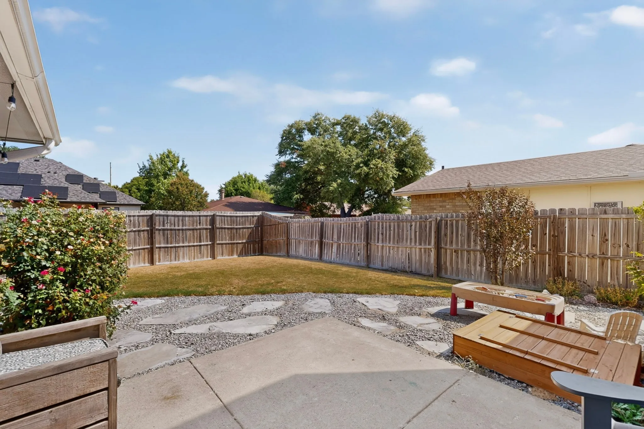 Single Family Residence For Sale in Dallas County , 2809 Silverdale Lane, Garland, Texas 75044, 4 Bedroom, 2 Bathroom, 2 Garage spaces, 2,136 Sqft, built in 1979, mls#21381601, Real Estate Agent in Garland, Homes For Sale in Dallas county, Homes For Sale in Garland, Realtor in Garland Texas, Real Estate Brokerage Independent Realty Texas, Luminita Cordes Realtor