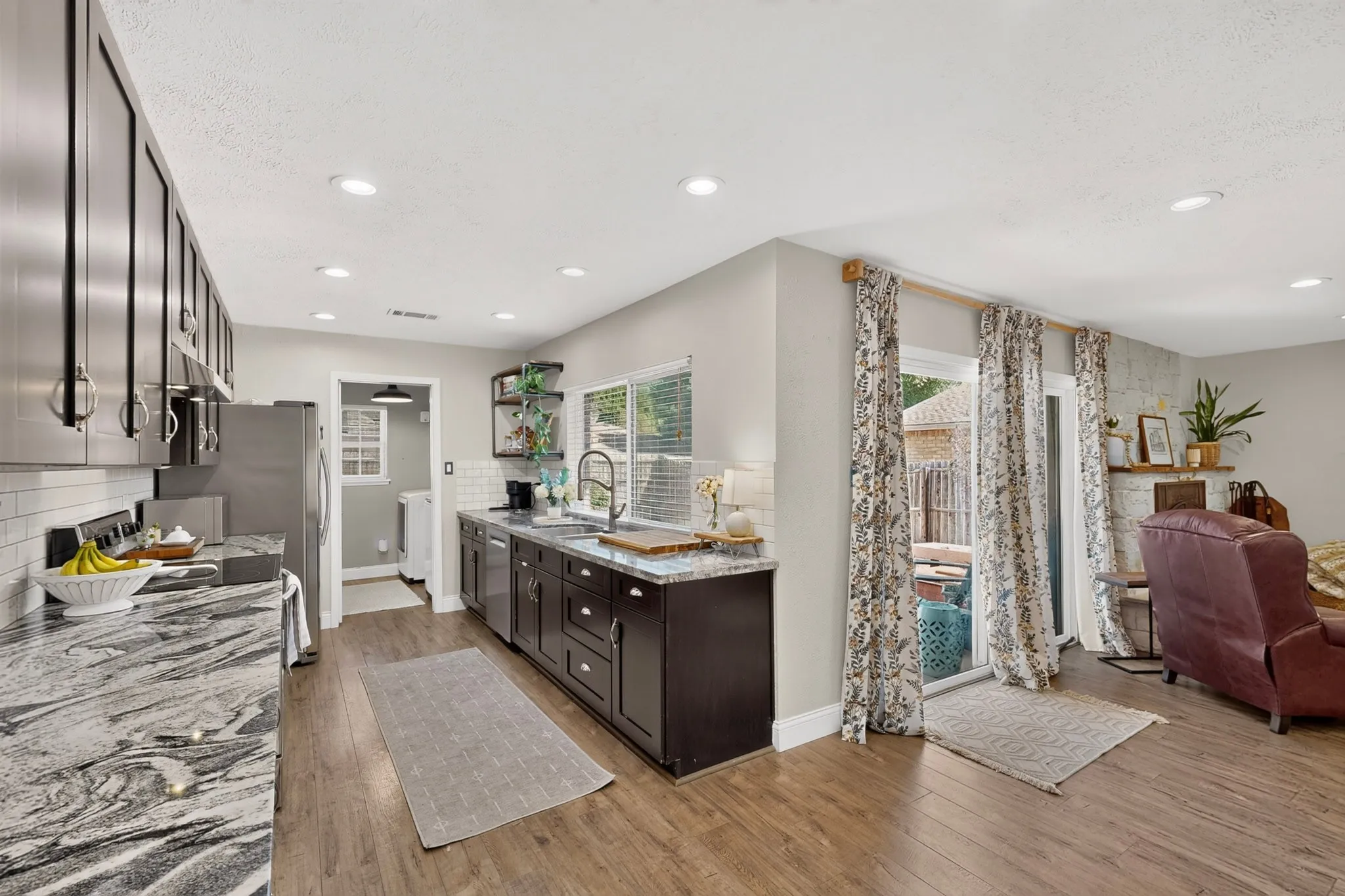 Single Family Residence For Sale in Dallas County , 2809 Silverdale Lane, Garland, Texas 75044, 4 Bedroom, 2 Bathroom, 2 Garage spaces, 2,136 Sqft, built in 1979, mls#21381601, Real Estate Agent in Garland, Homes For Sale in Dallas county, Homes For Sale in Garland, Realtor in Garland Texas, Real Estate Brokerage Independent Realty Texas, Luminita Cordes Realtor